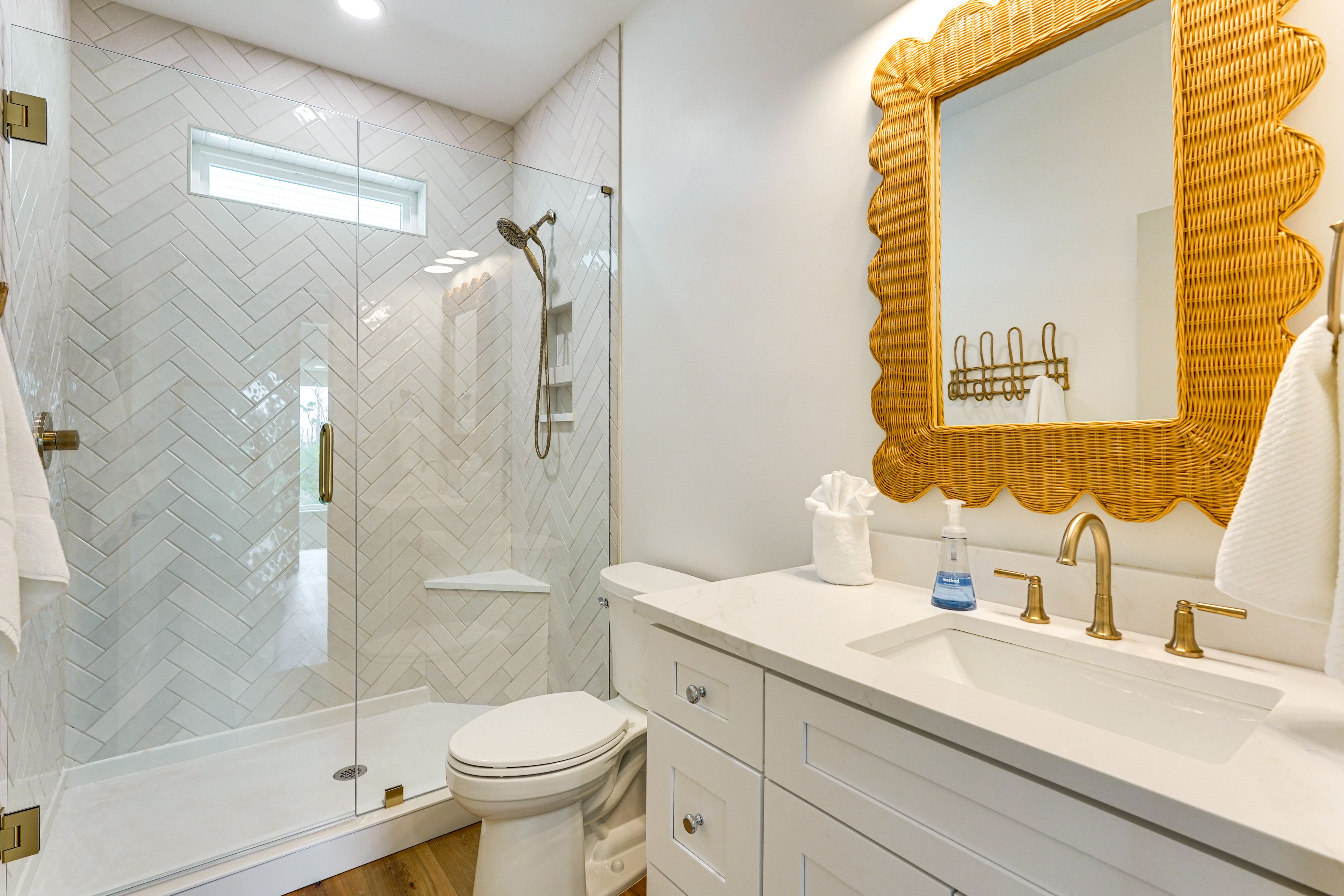 Bathroom | 2nd Floor
