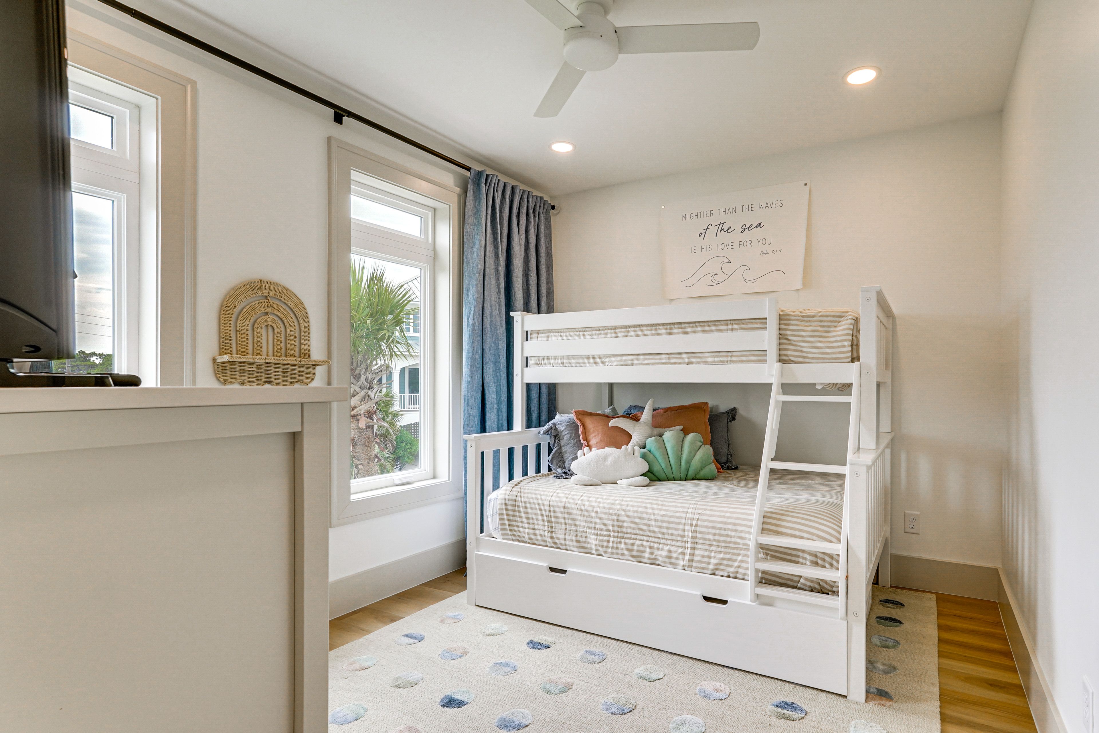 Bedroom 6 | Twin/Full Bunk Bed w/ Twin Trundle | 2nd Floor