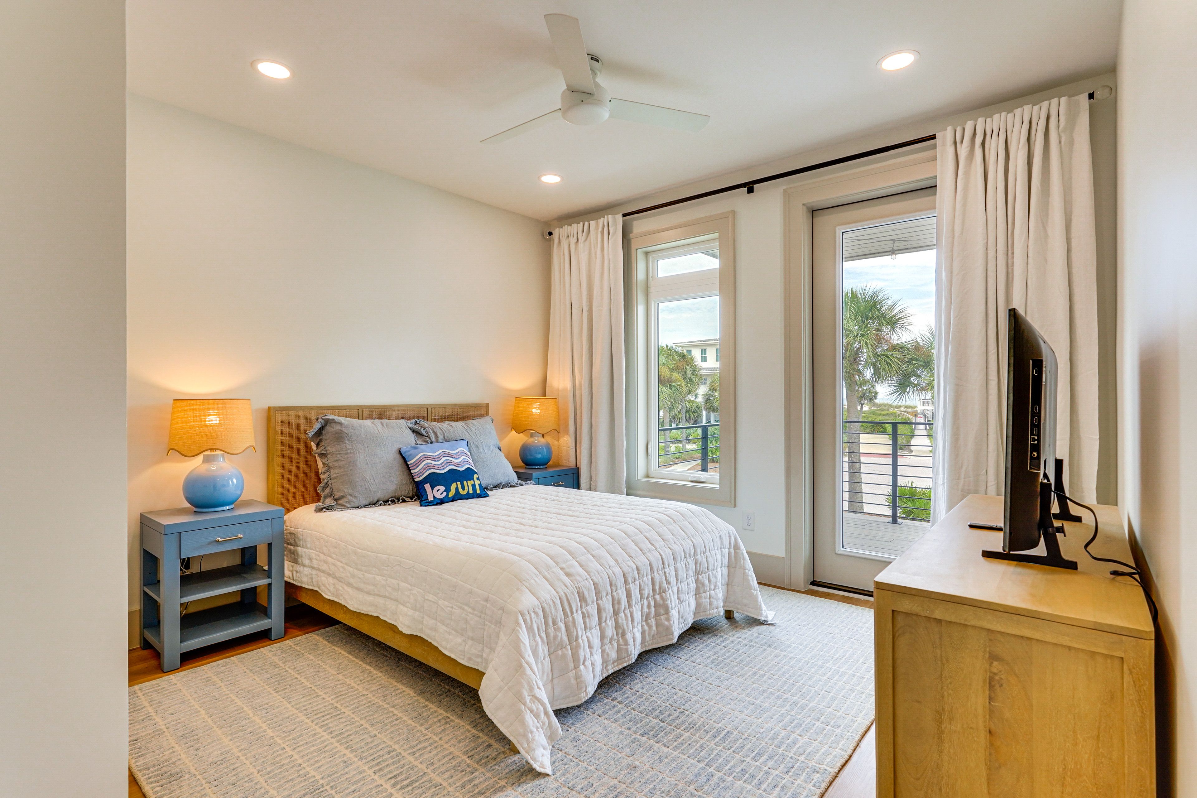 Bedroom 5 | Queen Bed | 2nd Floor