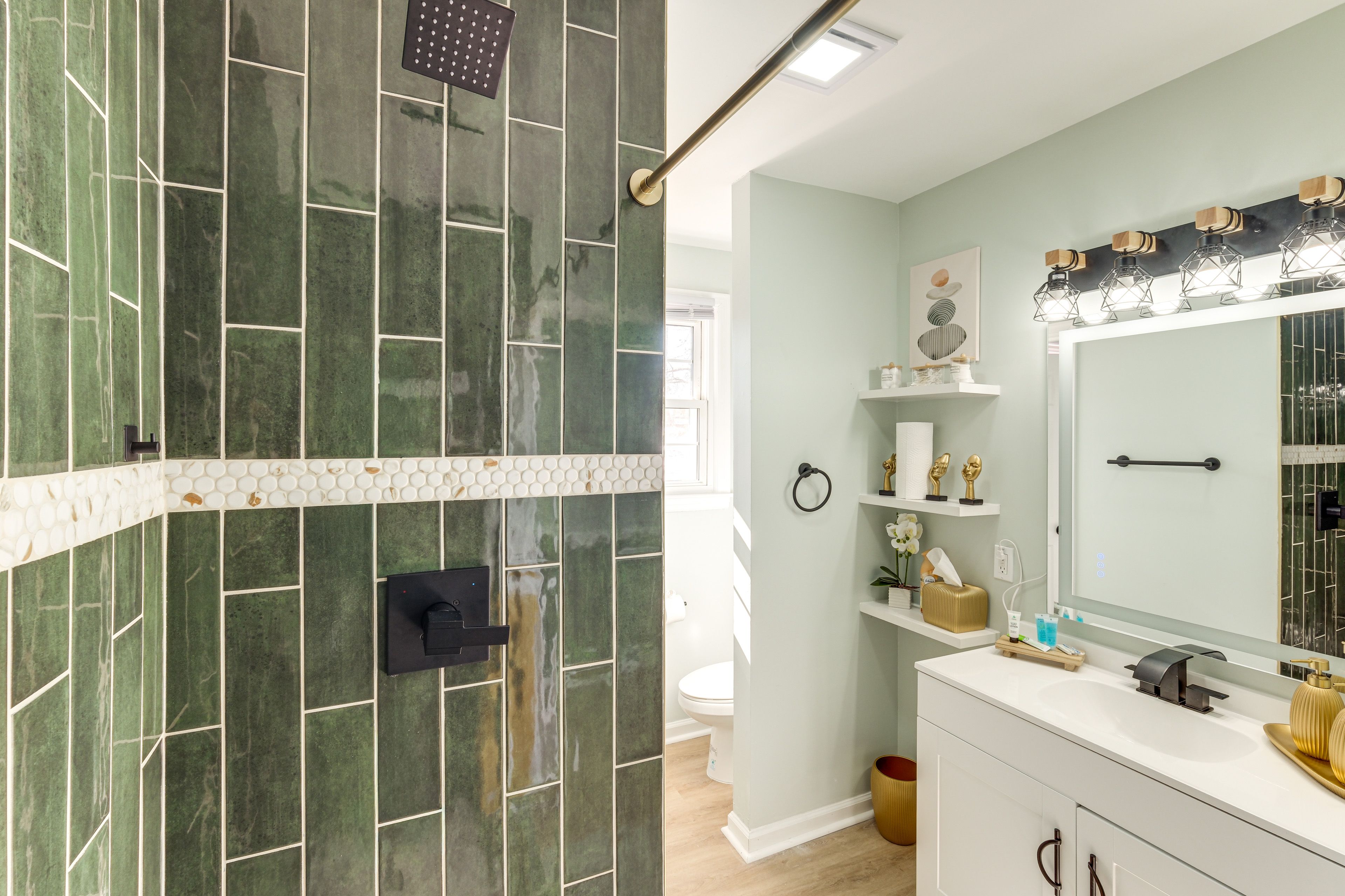 Full Bathroom | Main Level