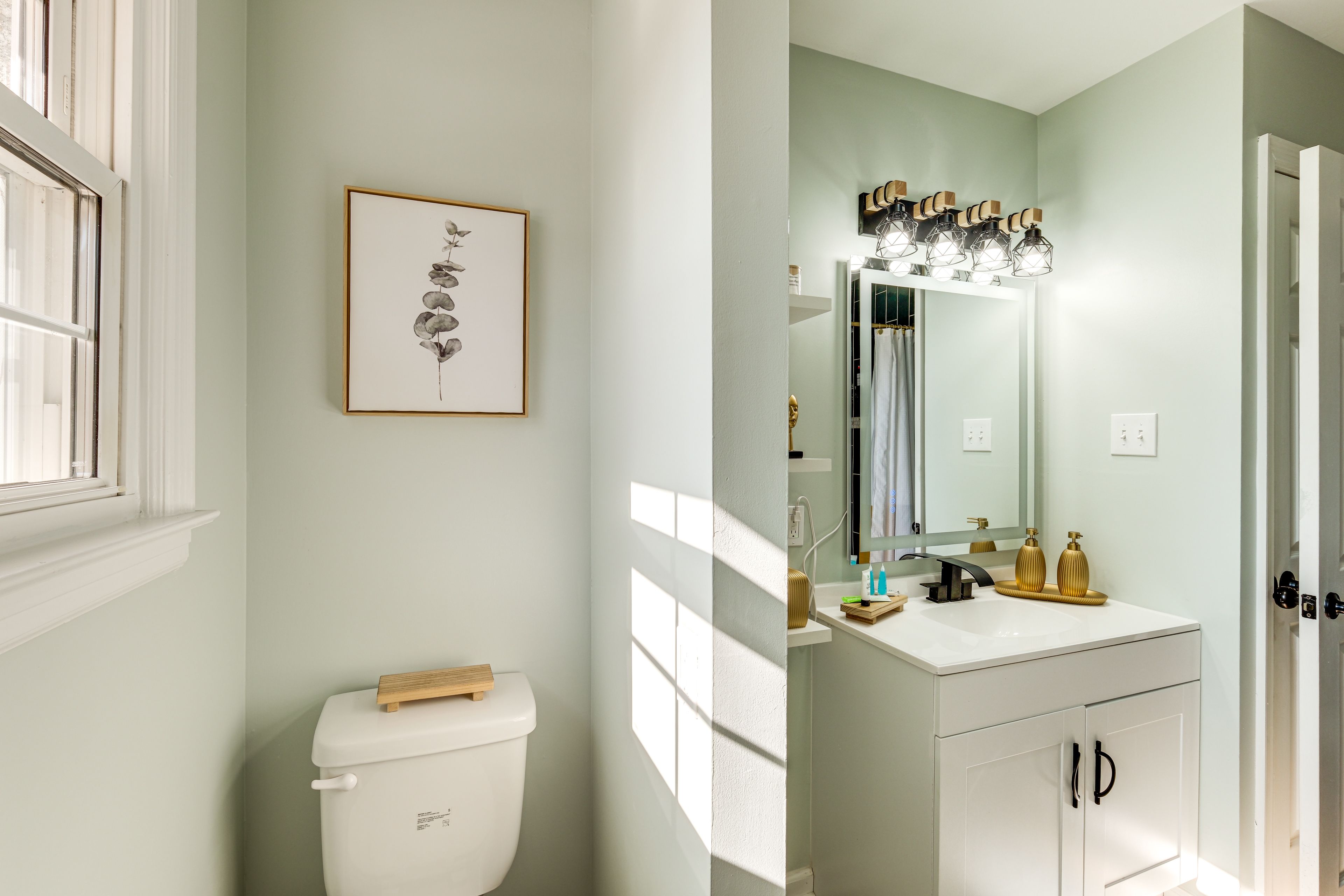 Half Bathroom | Main Level