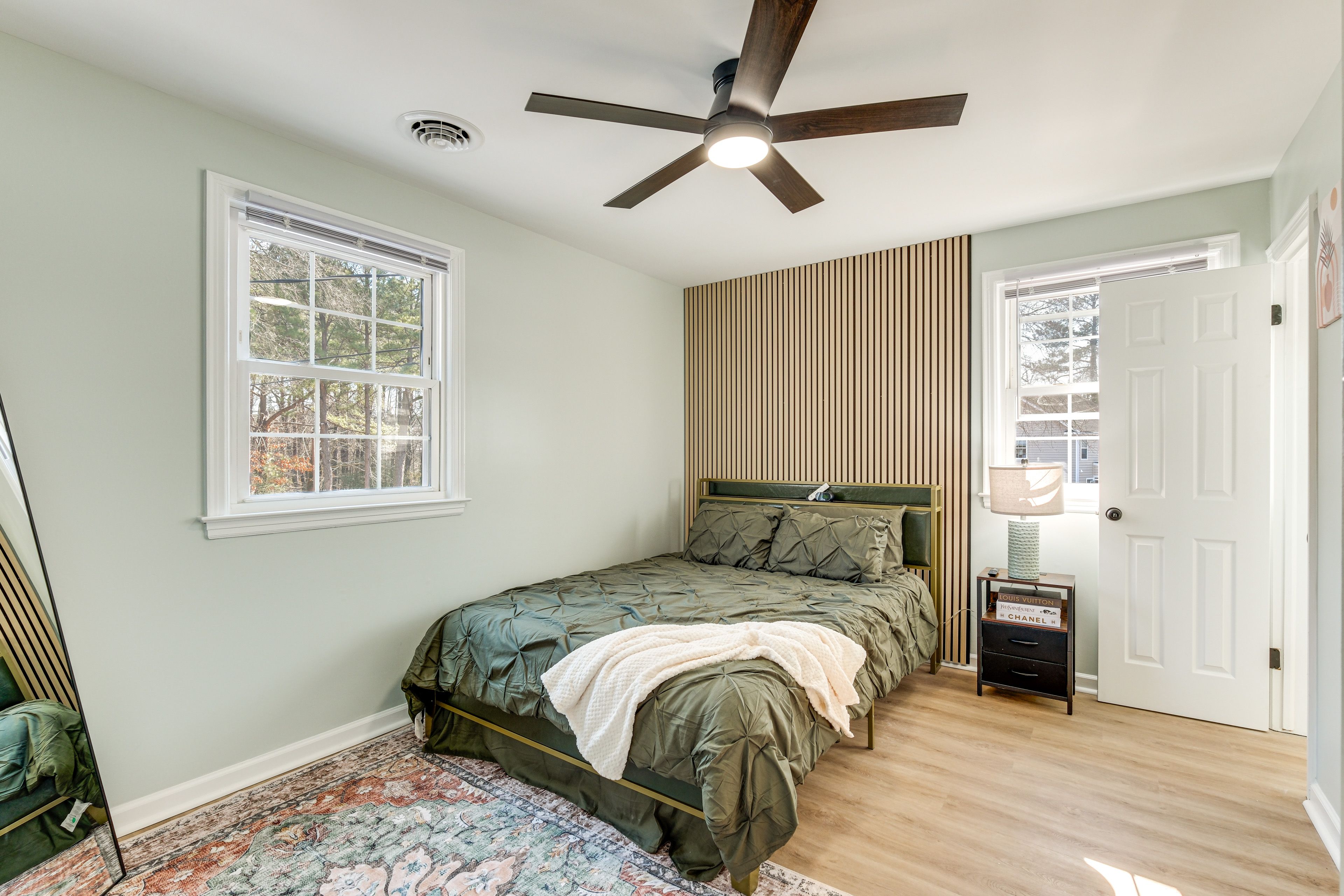 Bedroom 1 | Main Level | Queen Bed