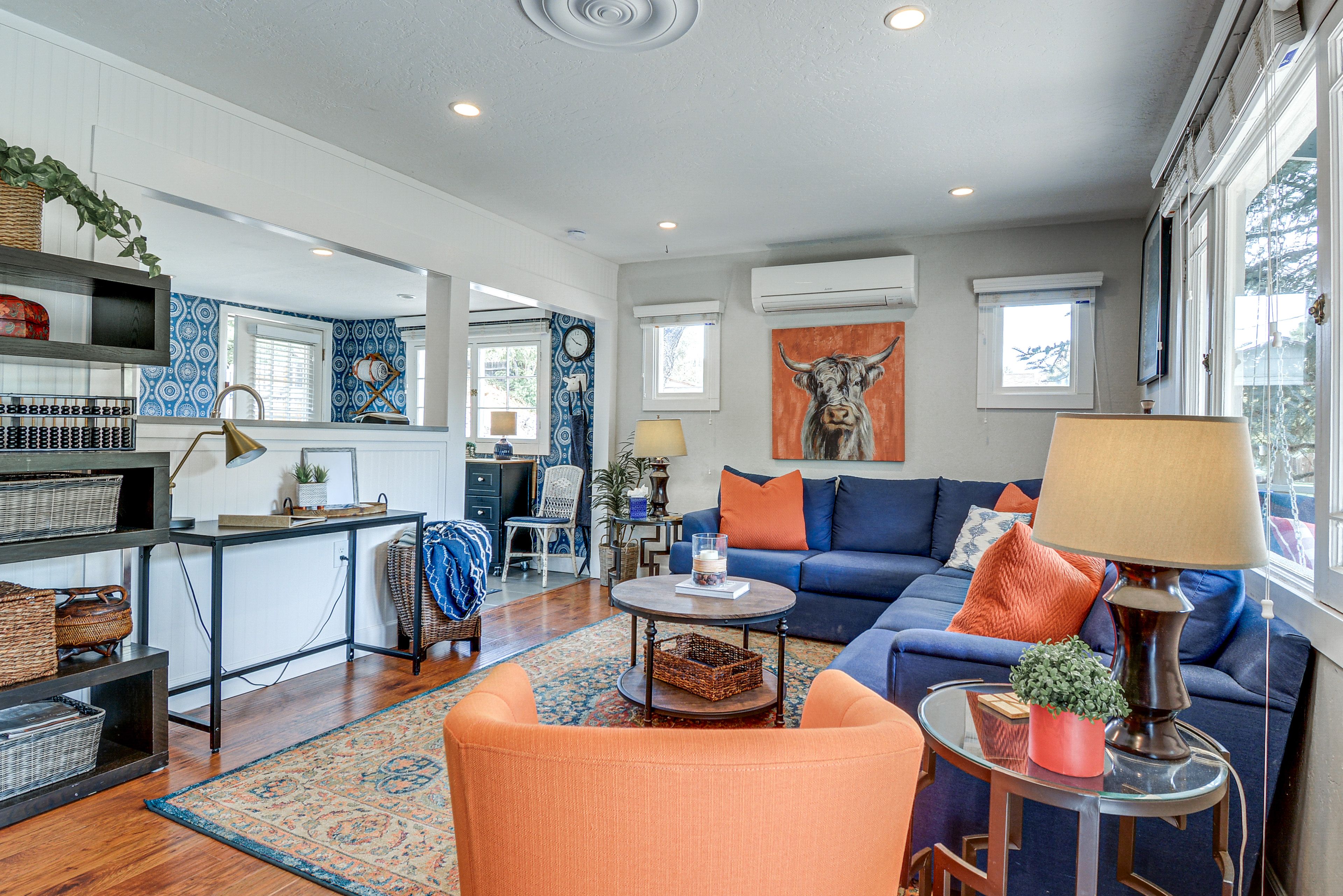 Living Room | Free WiFi | Smart TV