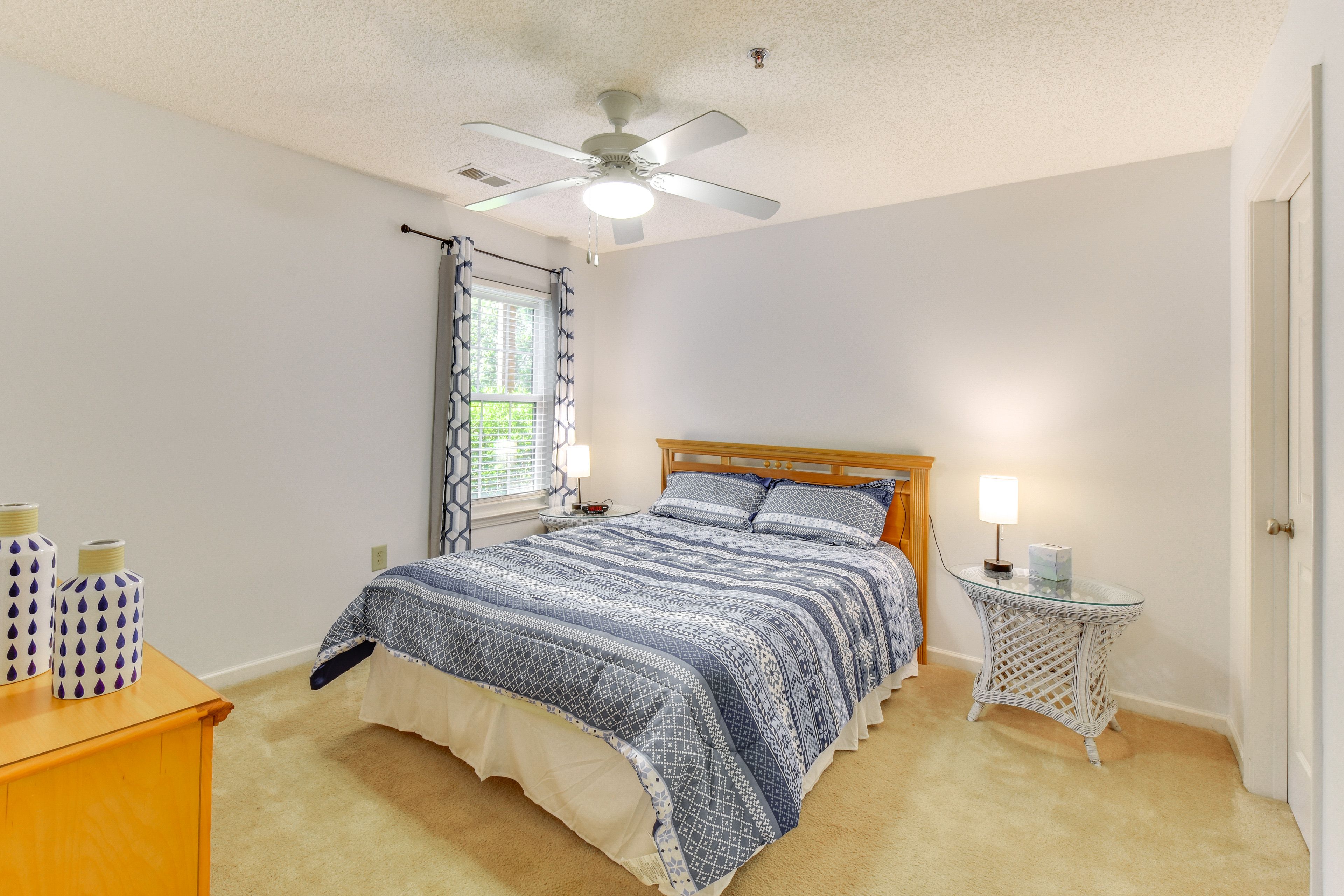 Bedroom 3 | Queen Bed