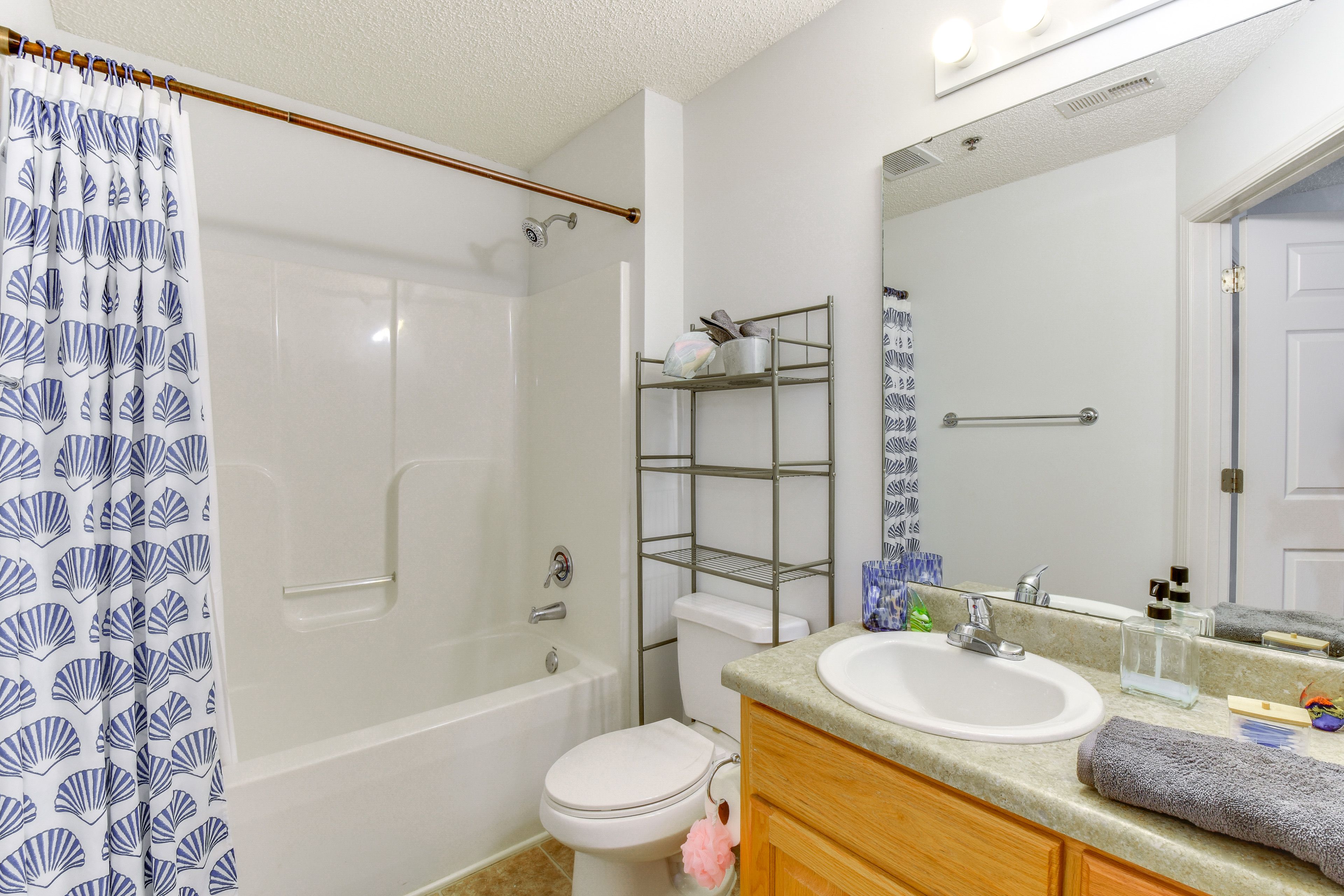 Full Bathroom