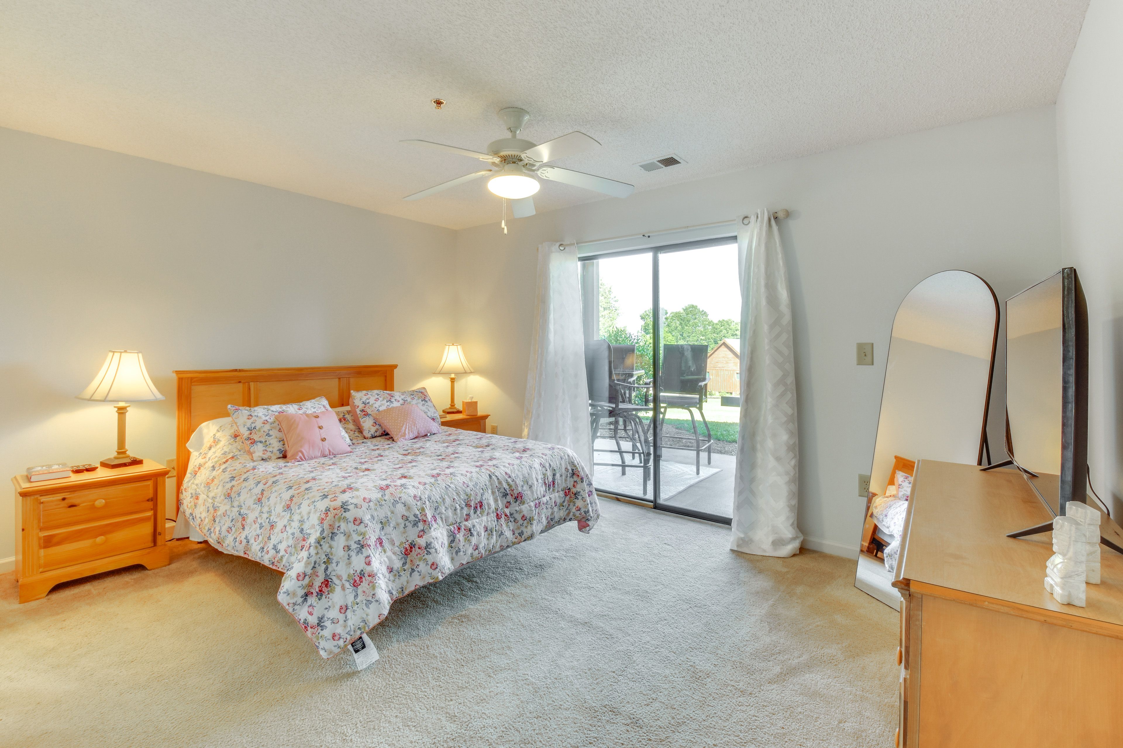 Bedroom 1 | Queen Bed | Linens Provided