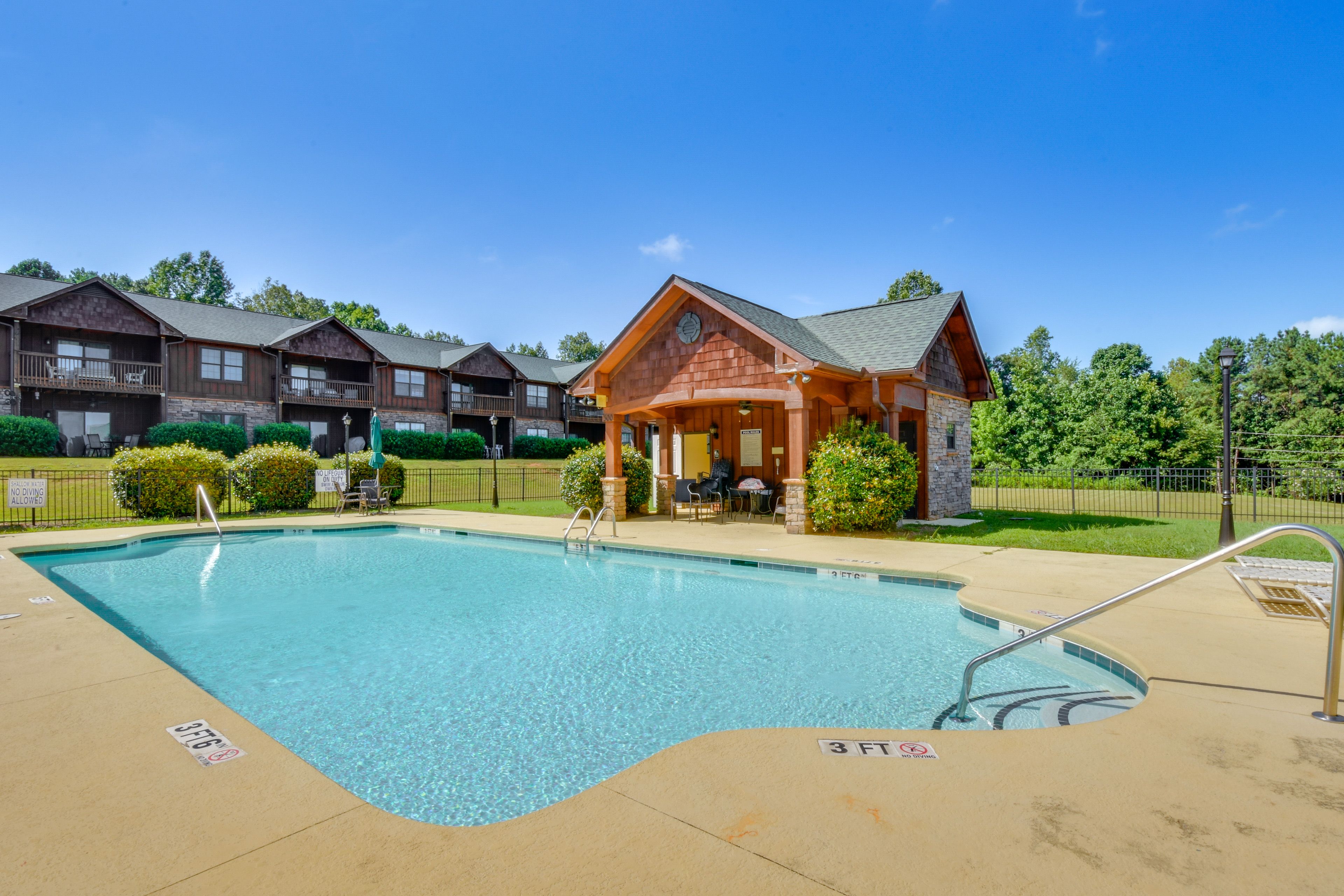 Six Mile Vacation Rental | 3BR | 2BA | Step-Free Access | 1,000 Sq Ft