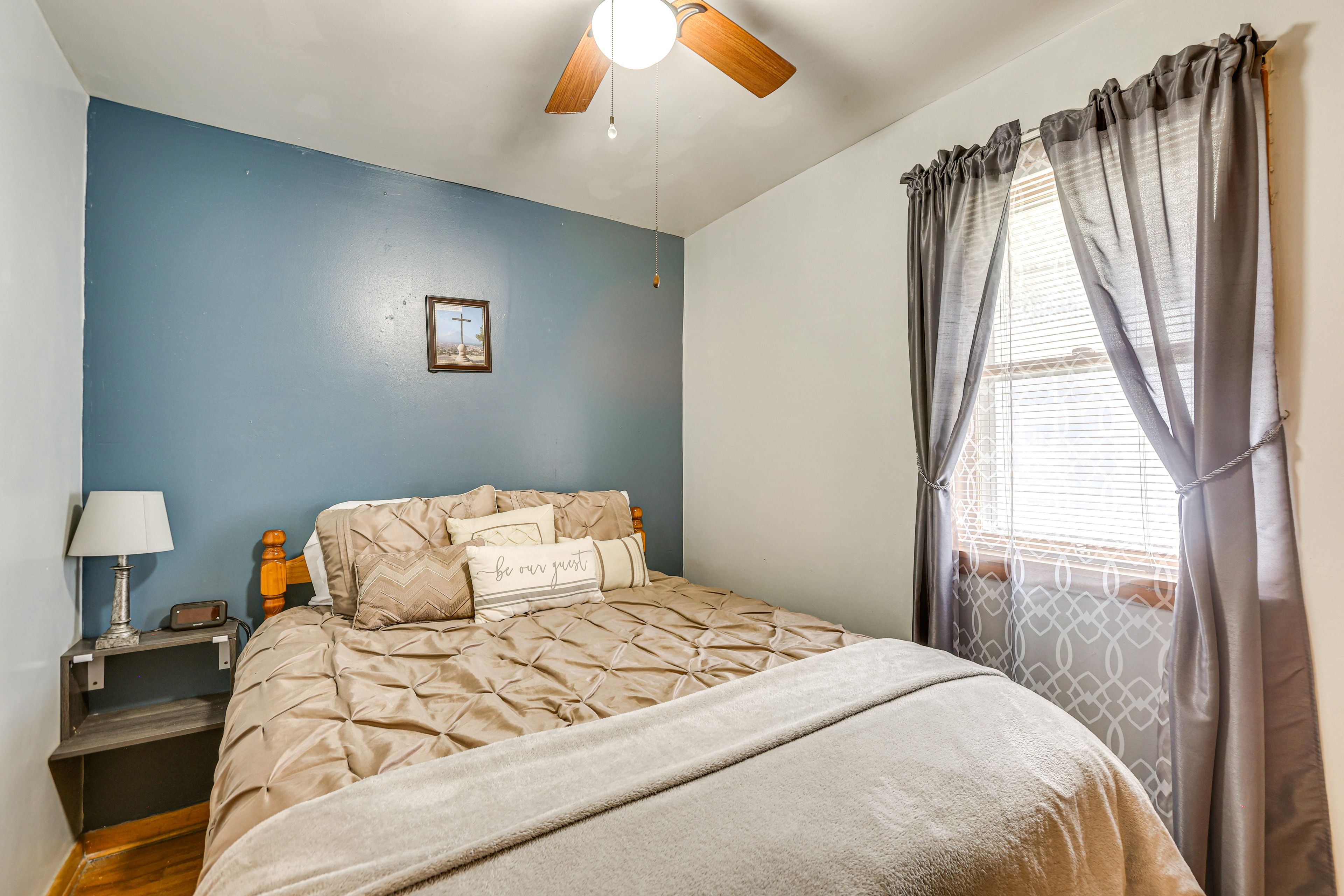 Bedroom 2 | Queen Bed