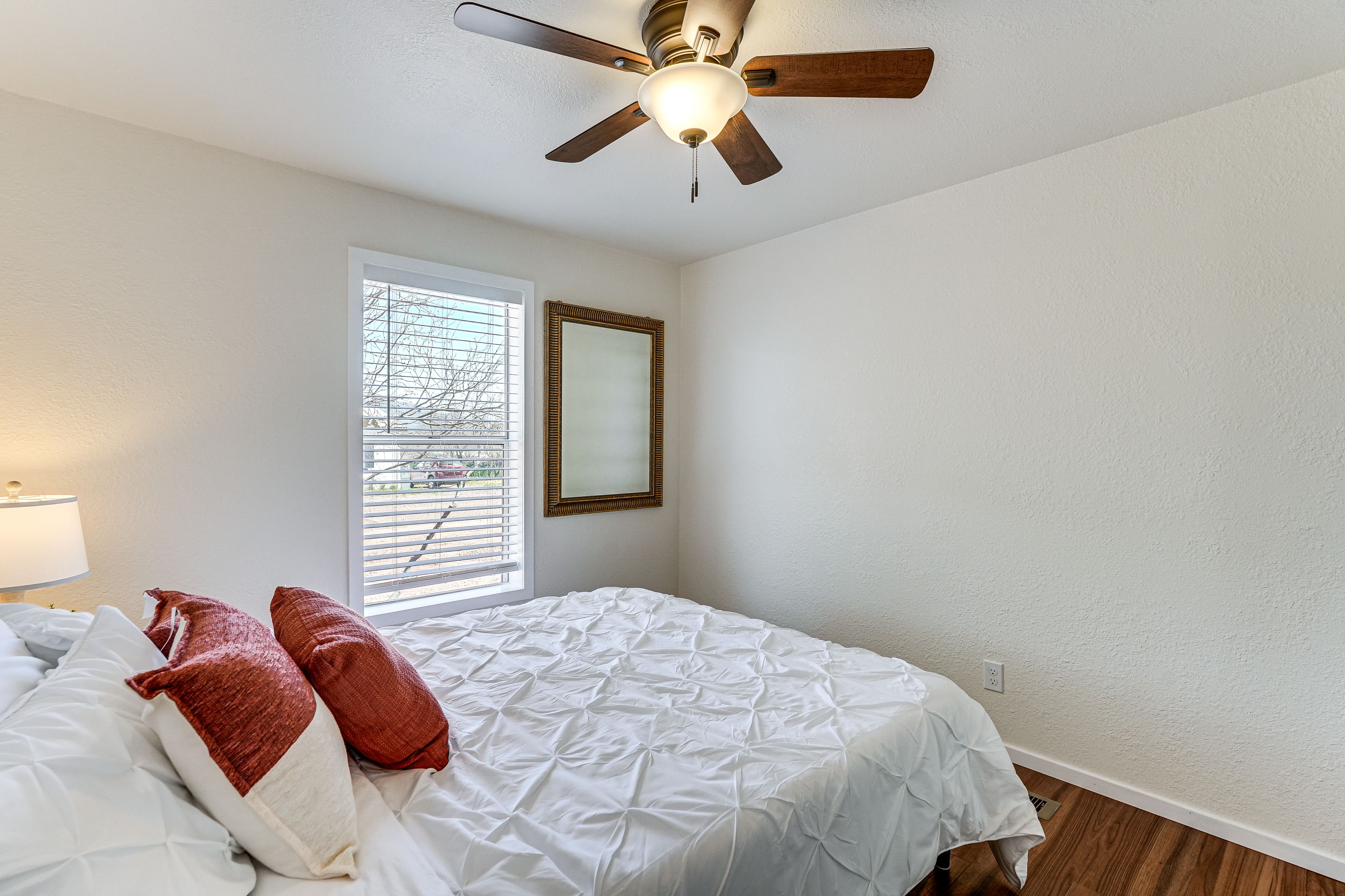 Bedroom 3 | Queen Bed