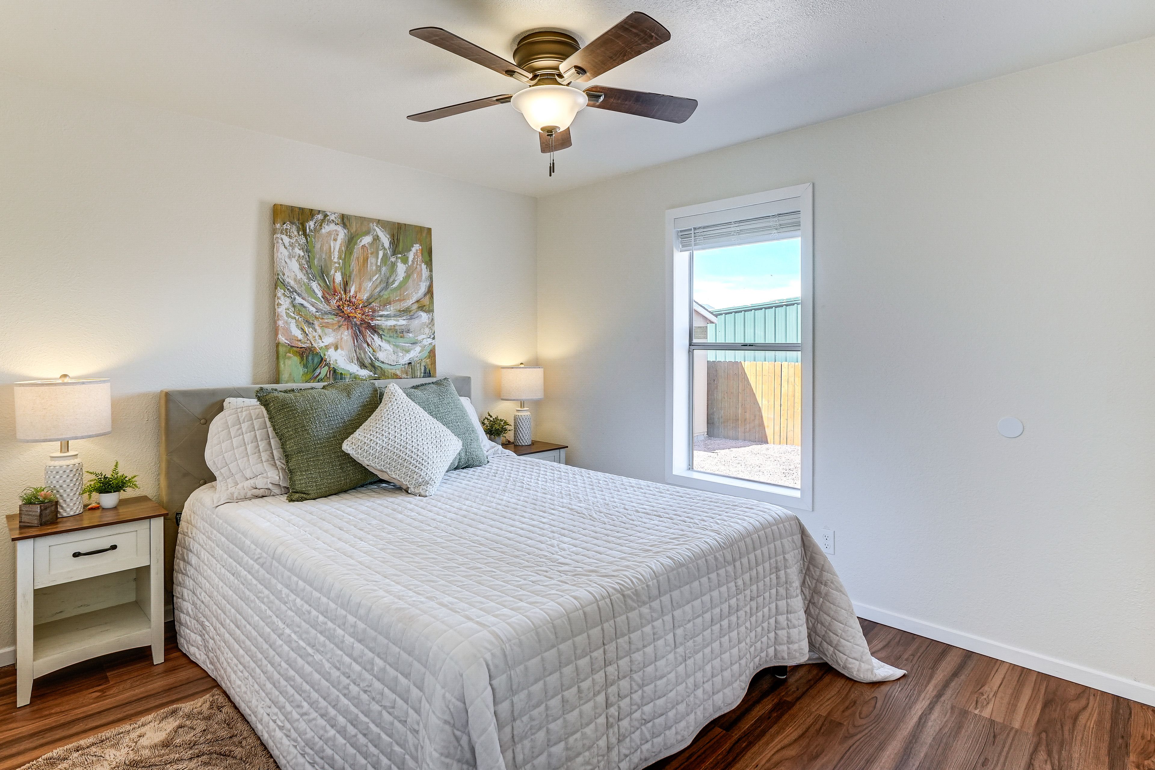 Bedroom 2 | Queen Bed