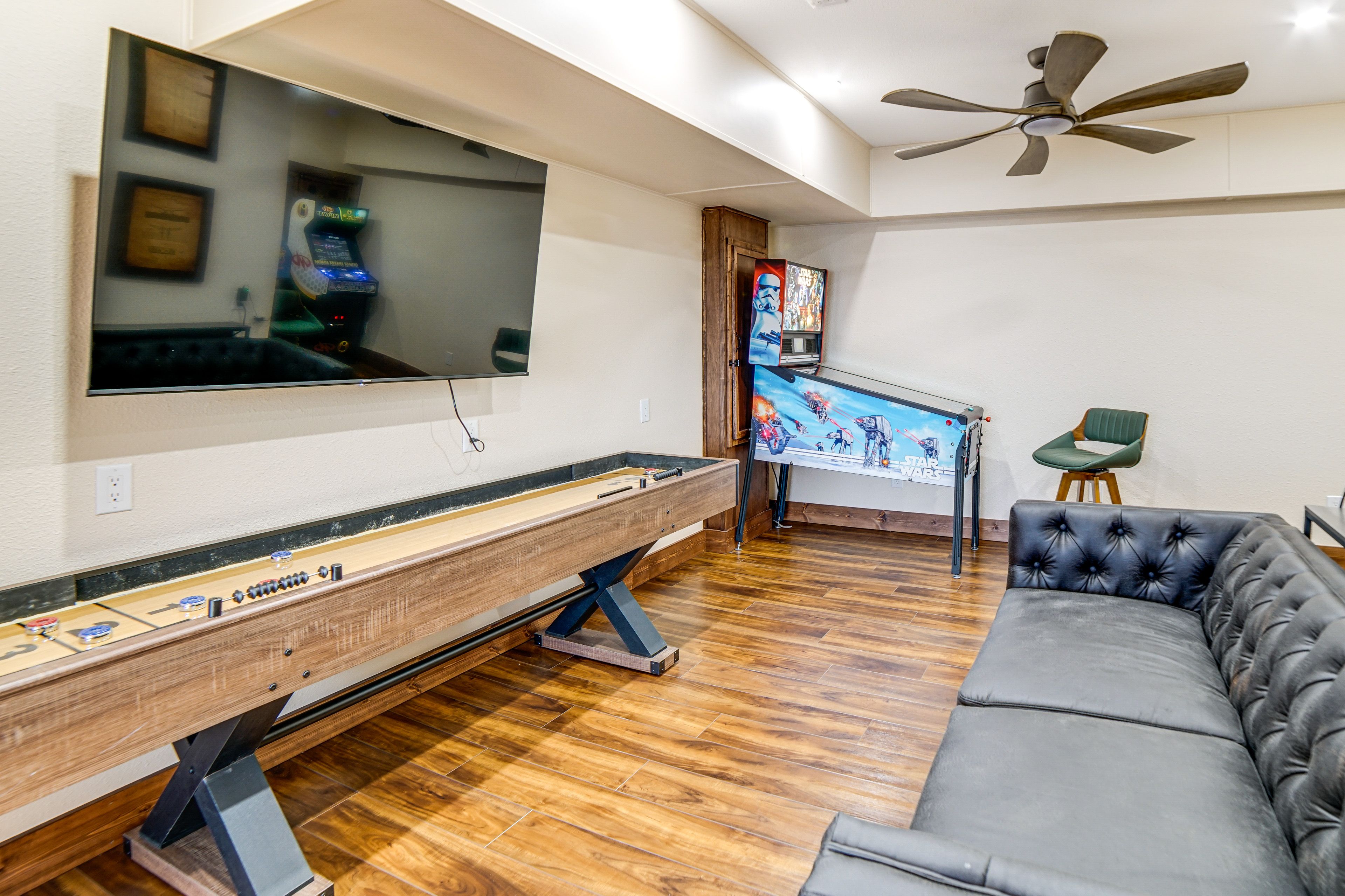 Game Room | 1st Floor (1 Step Down) | Smart TV | Board Games