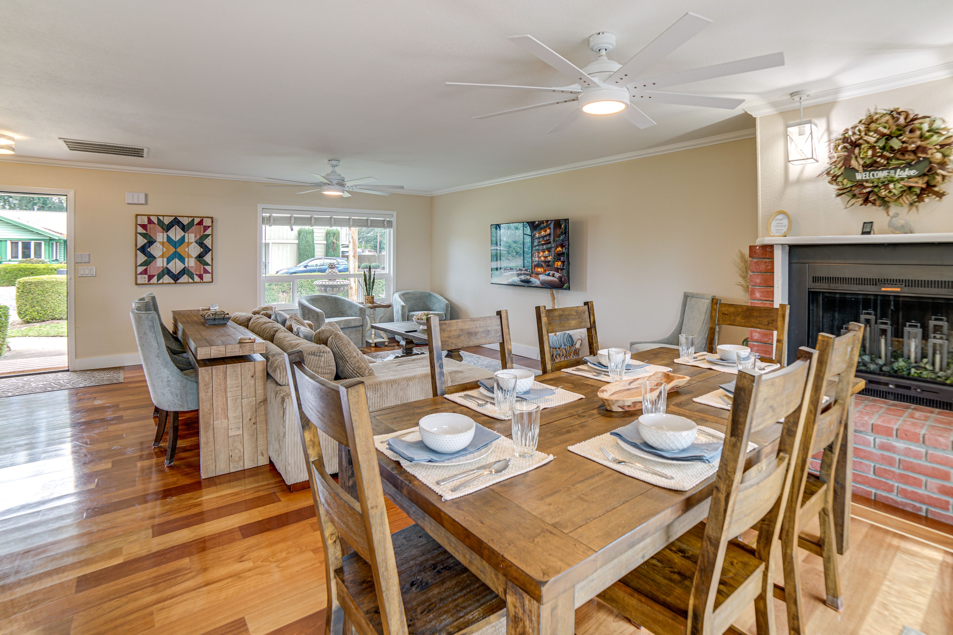 Interior | Open Floor Plan | Free WiFi