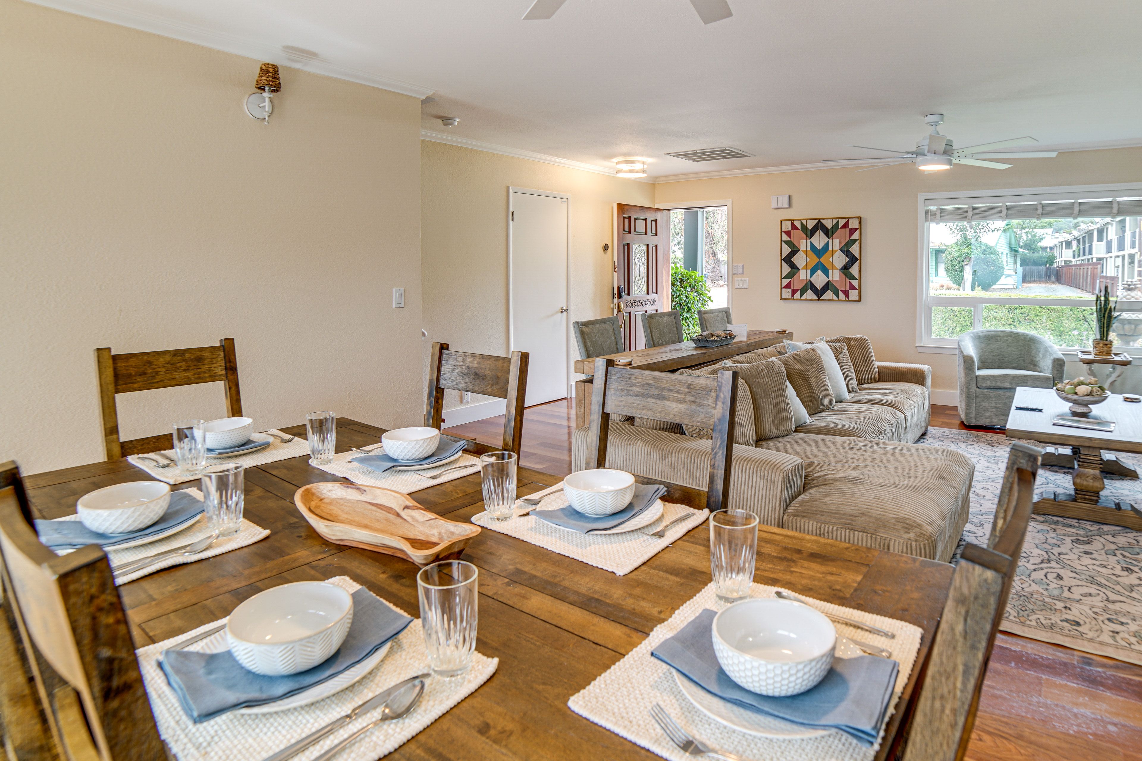 Dining Area | 1st Floor | Dishes & Flatware Provided