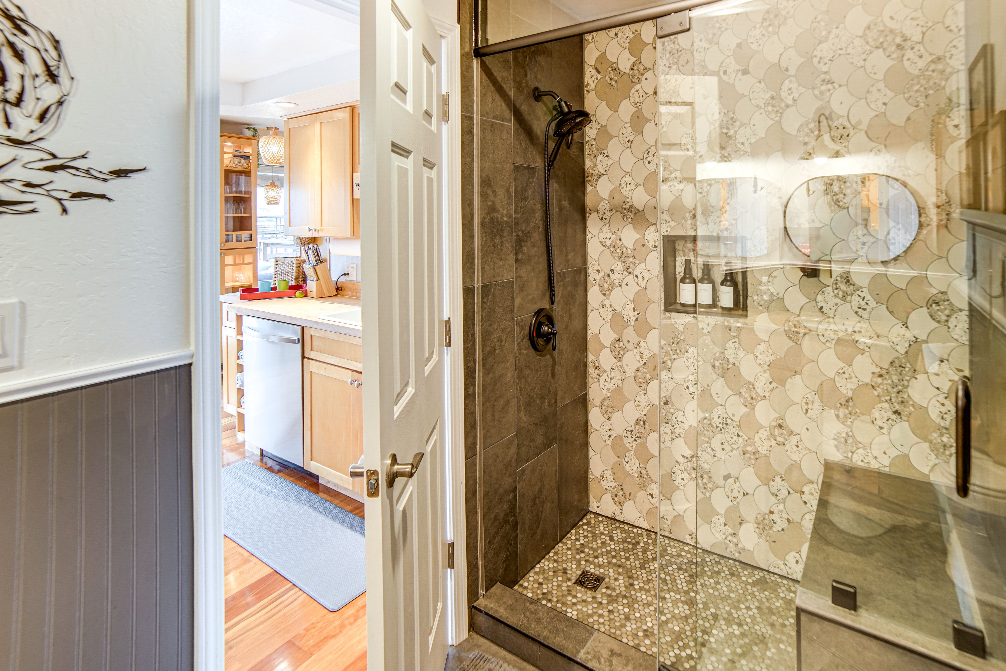 Full Bathroom | 1st Floor