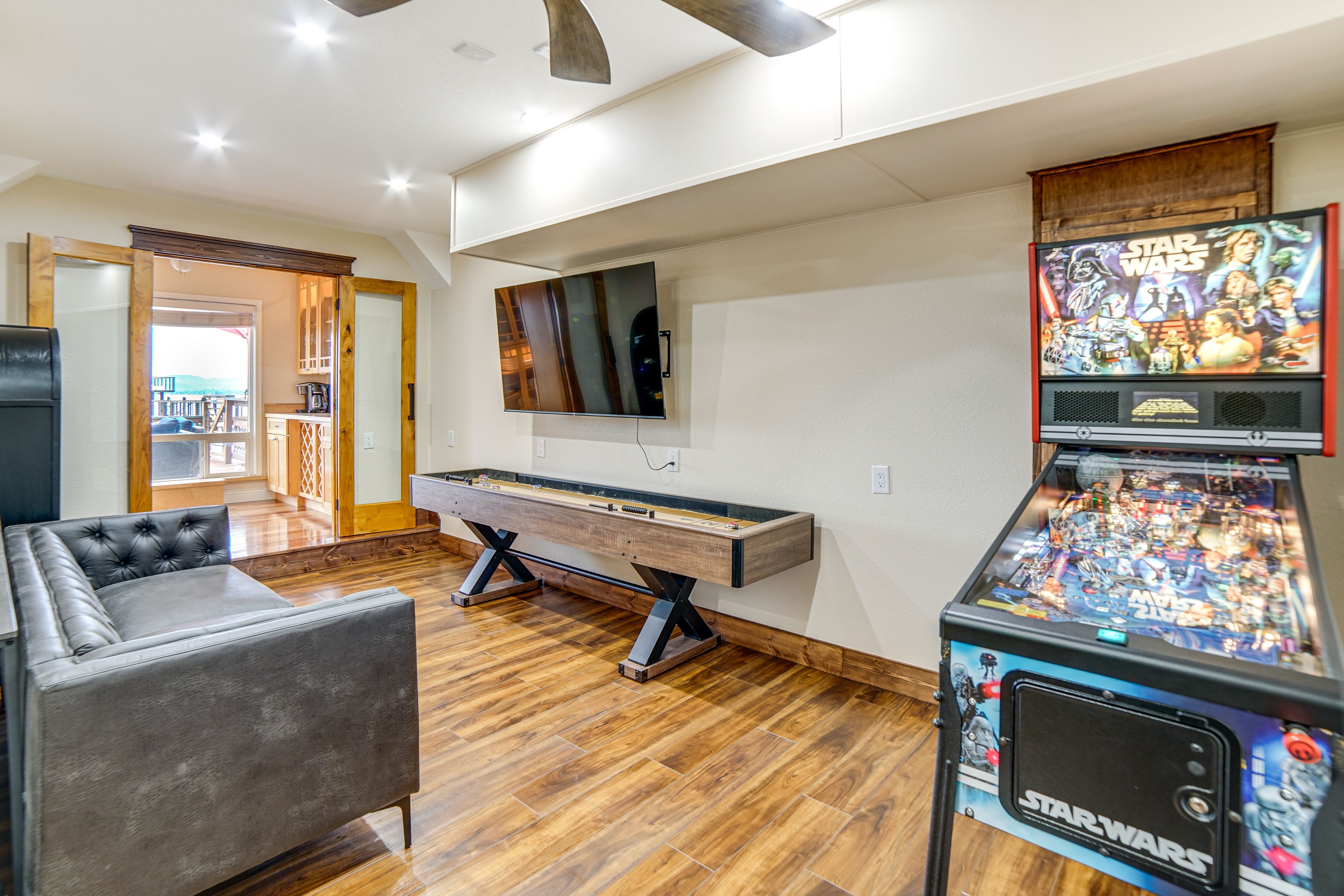 Game Room | Shuffleboard | Arcade Games | Pinball
