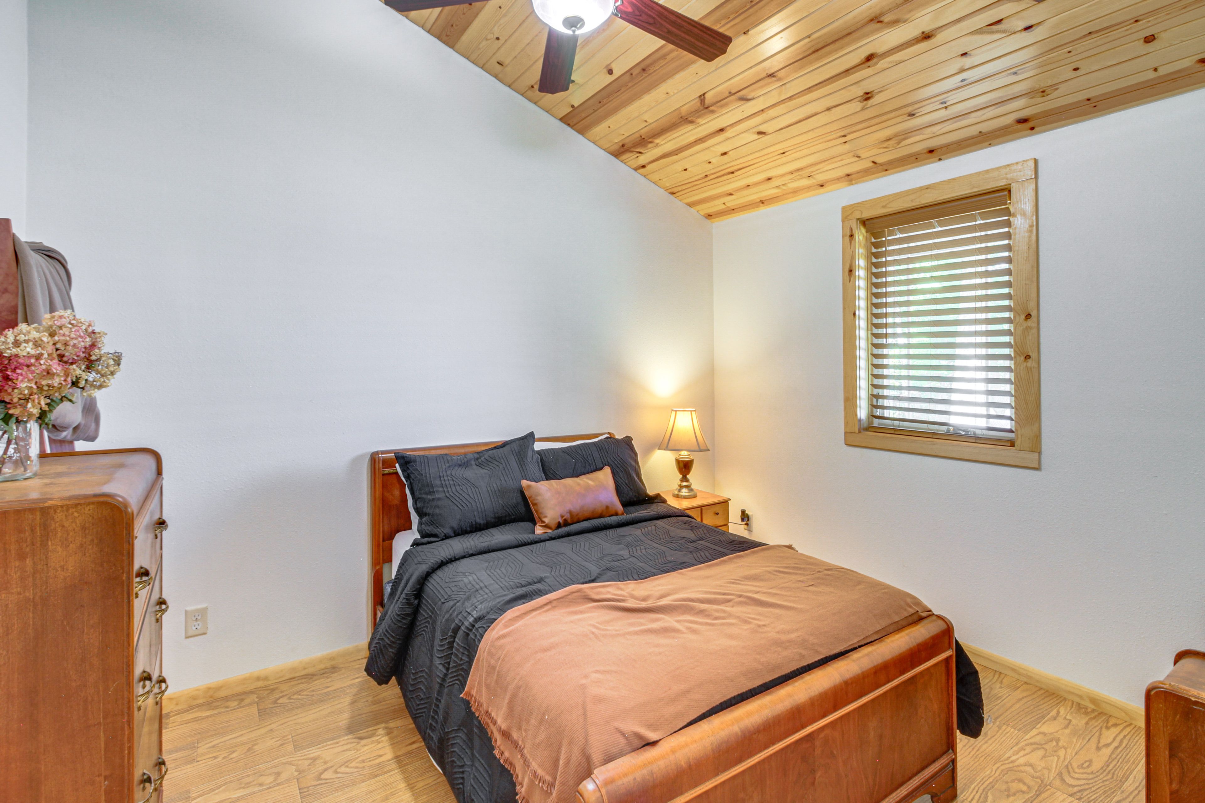 Bedroom 2 | Full Bed