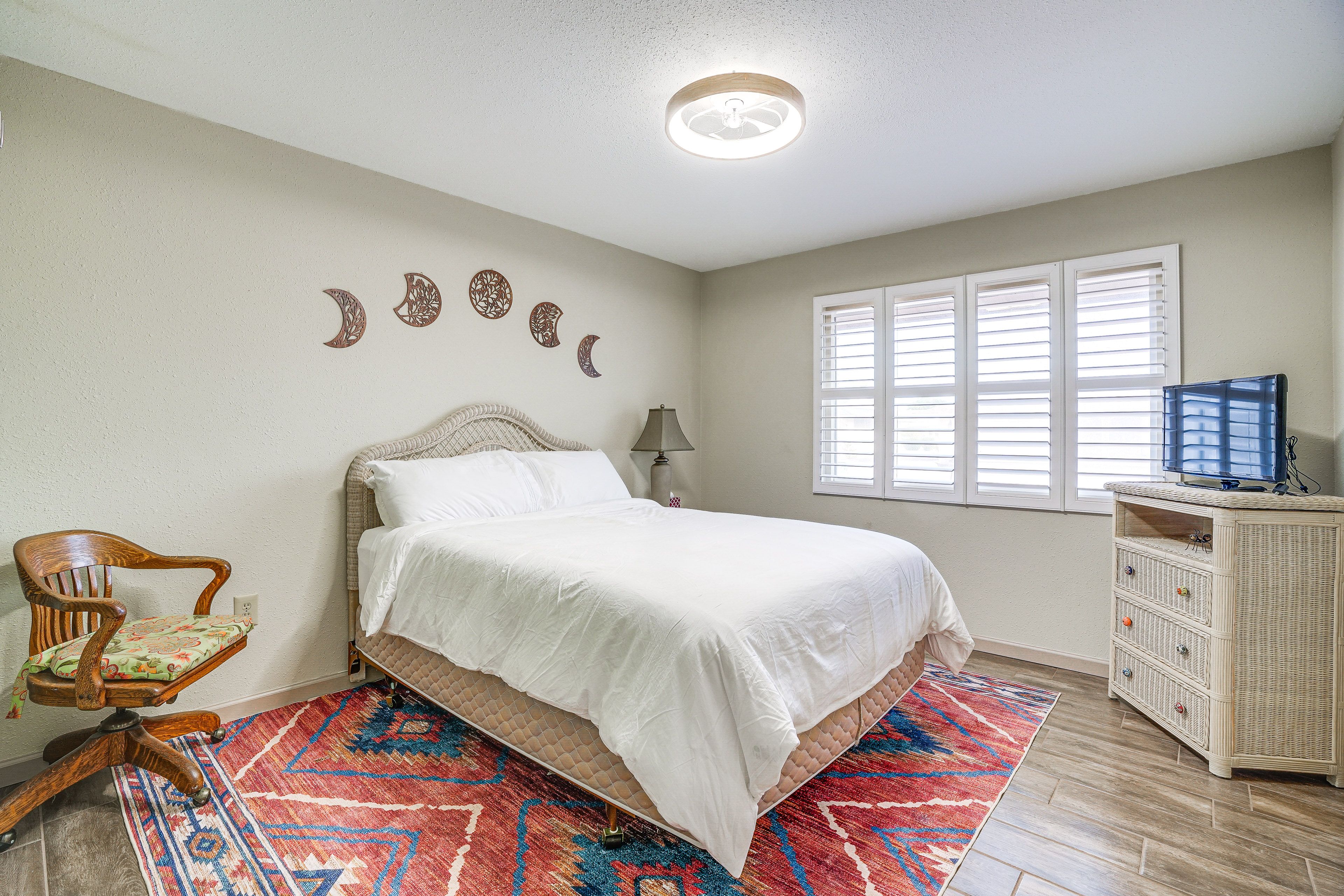 Bedroom 2 | Queen Bed | Linens Provided