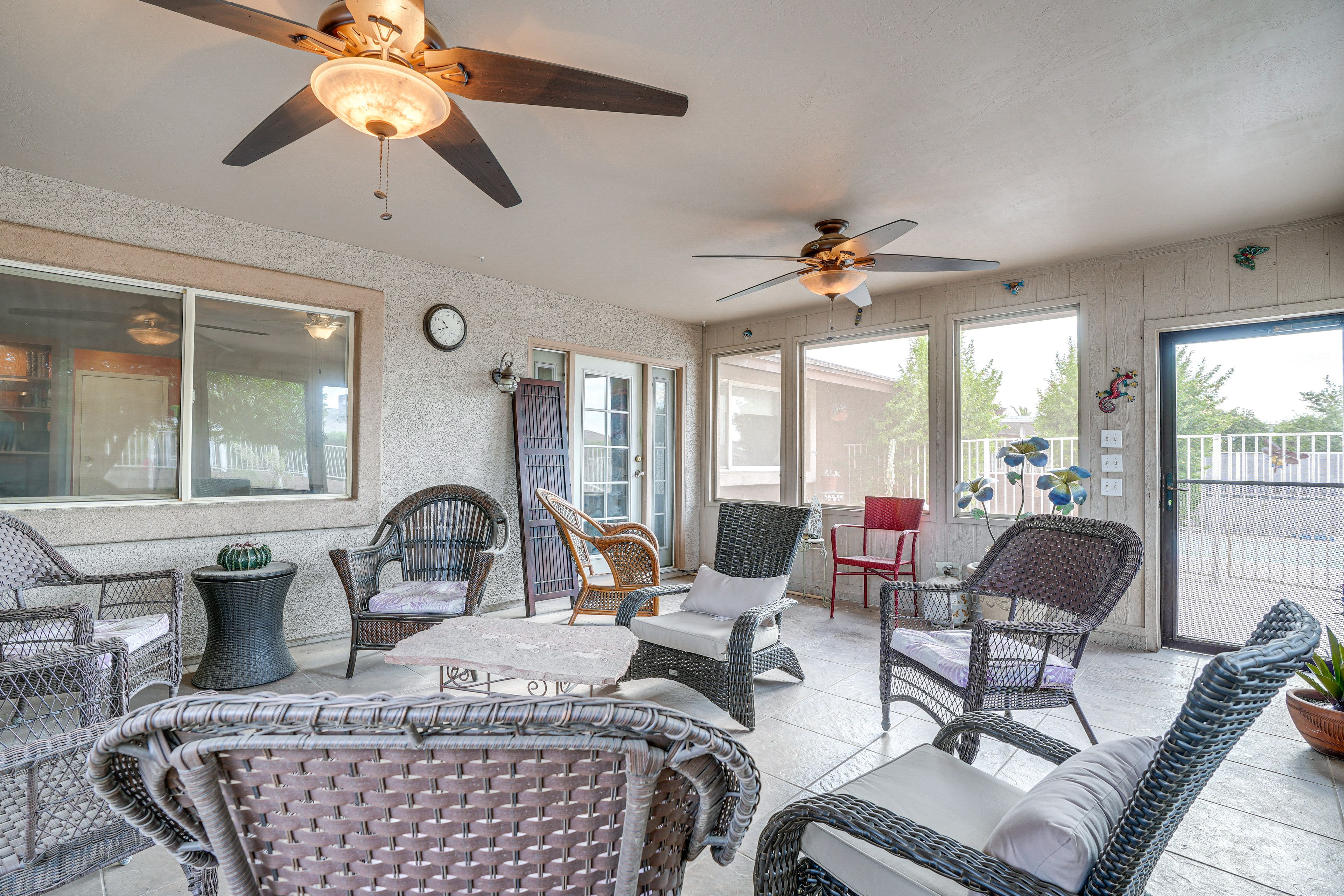 Screened Porch | Smart TV