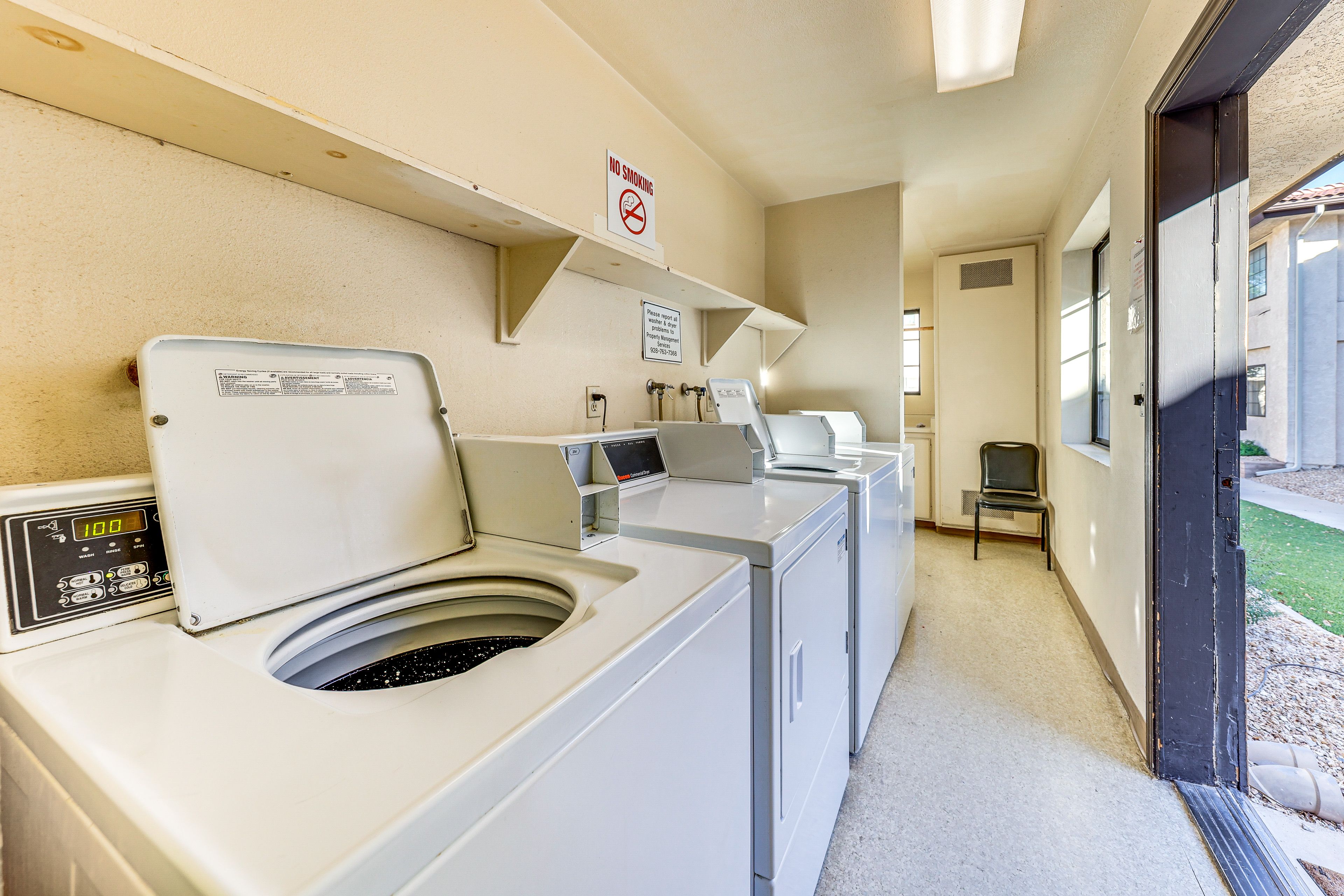 Casa De Rio | Community Amenities | Outdoor Pool | Hot Tubs | Coin Laundry