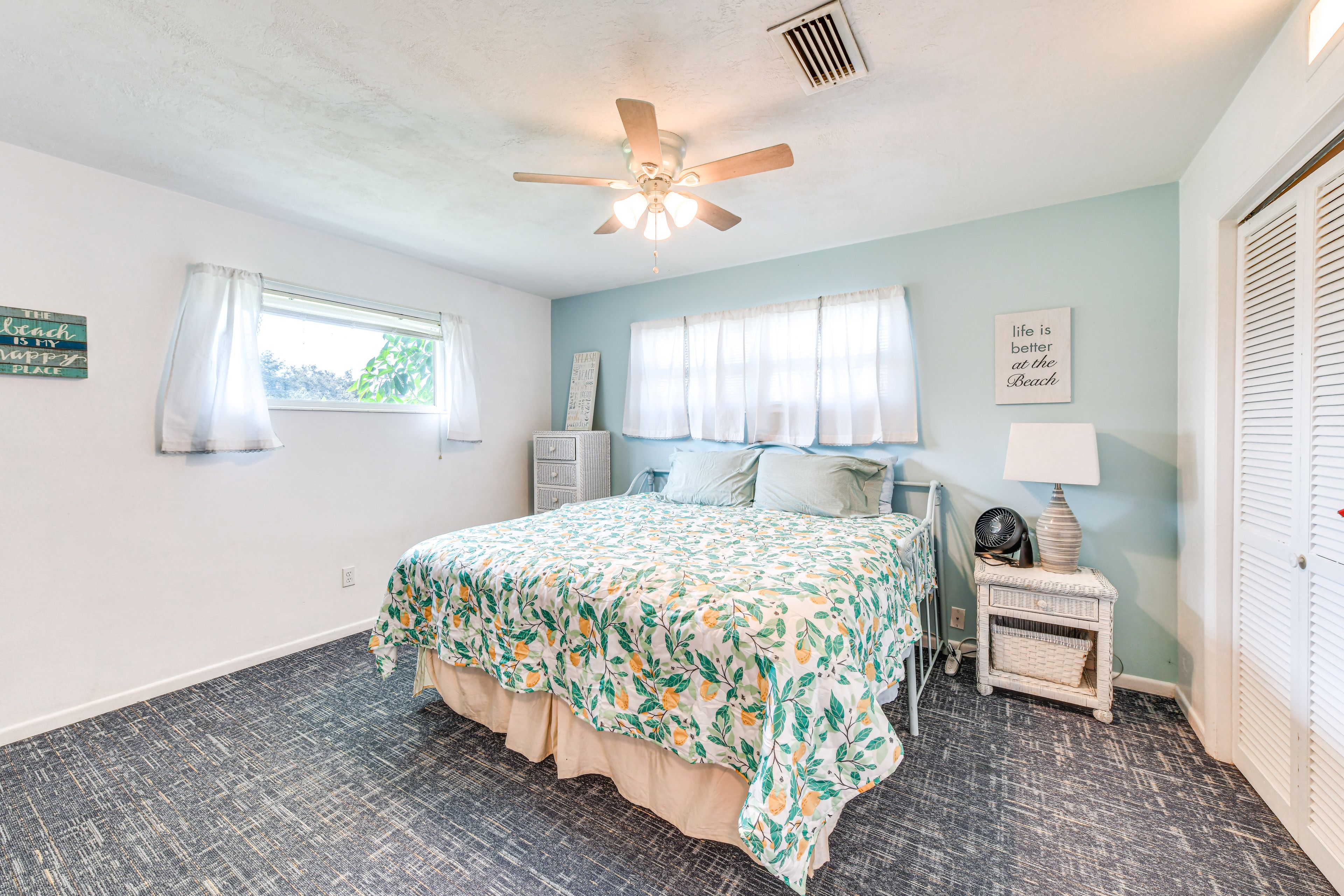 Bedroom 2 | Queen Bed | Smart TV