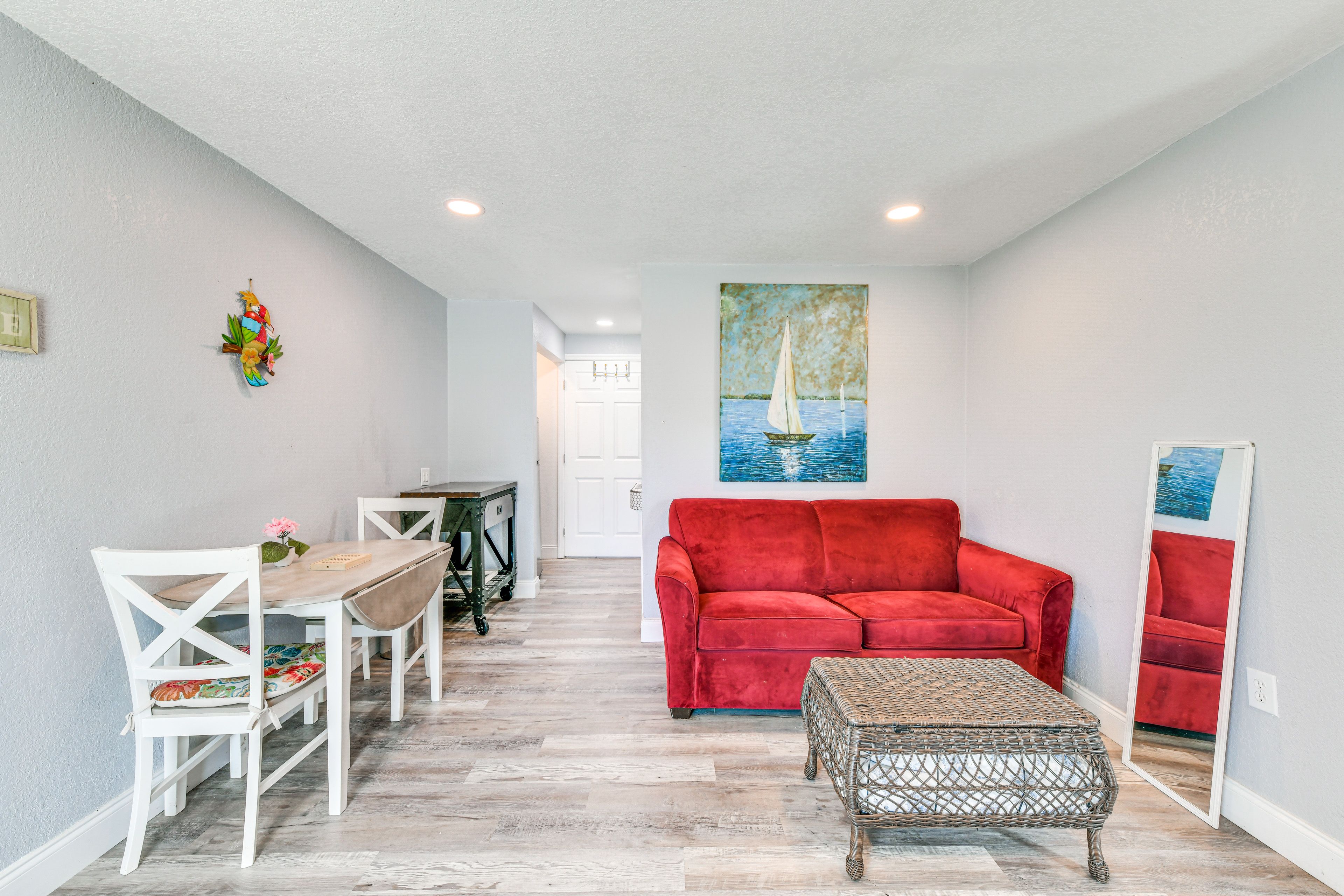 Bedroom 5 (Studio Suite) | Full Sleeper Sofa | Smart TV