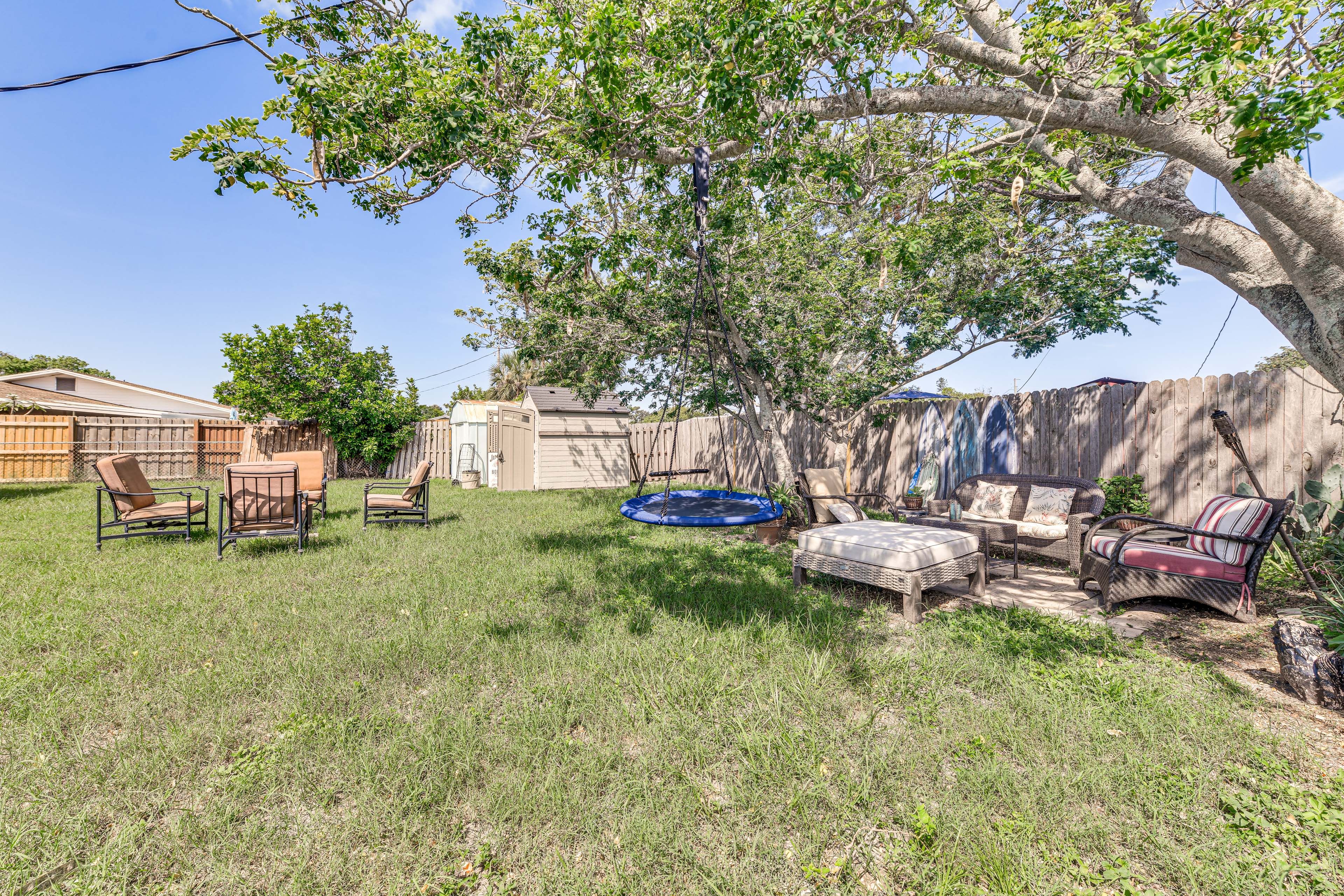 Fully Fenced Backyard | Wood-Burning Fire Pit | Charcoal Grill