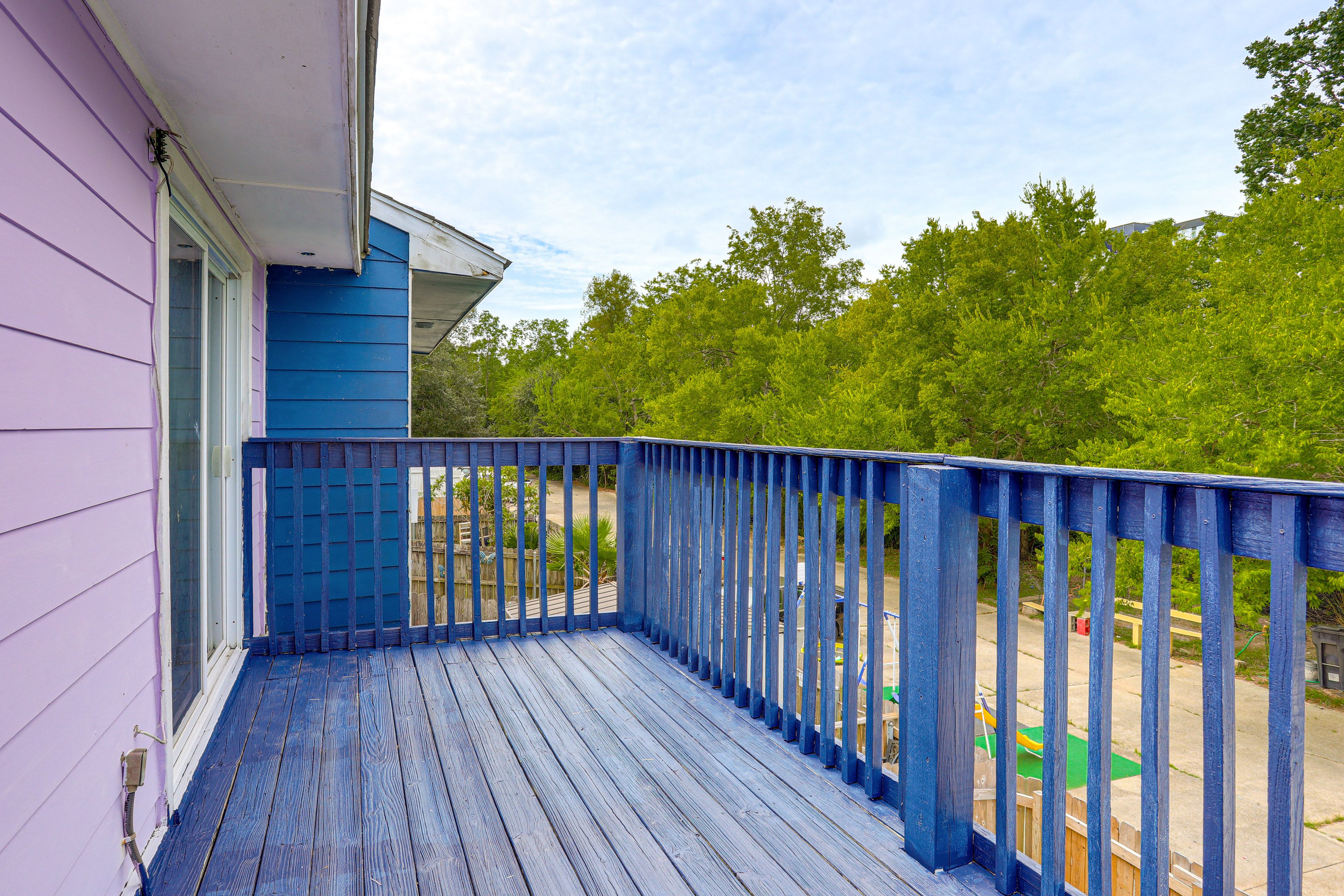 Balcony | 2-Story Townhome | 7 Mi to UNO Campus