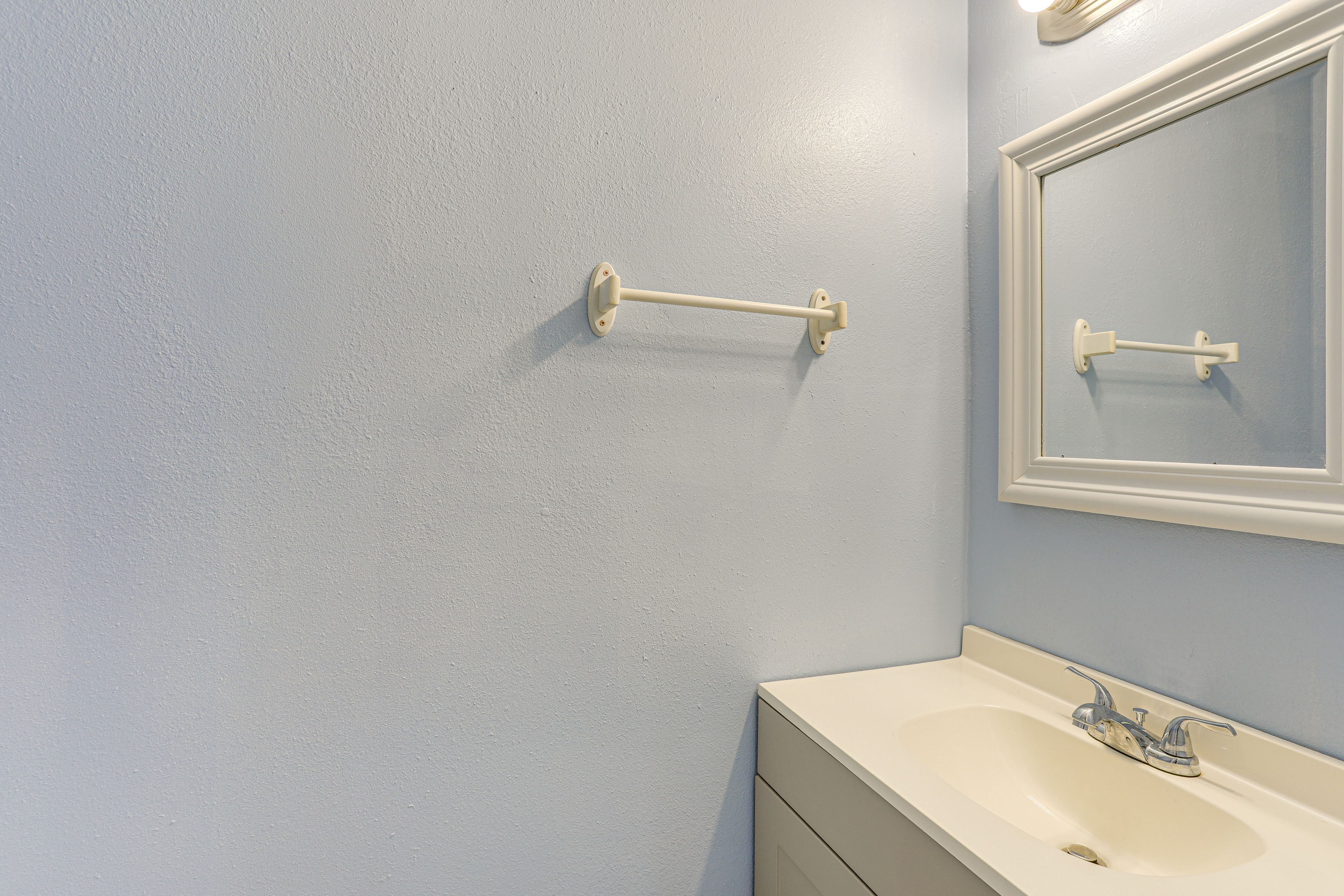 Half Bathroom | 1st Floor