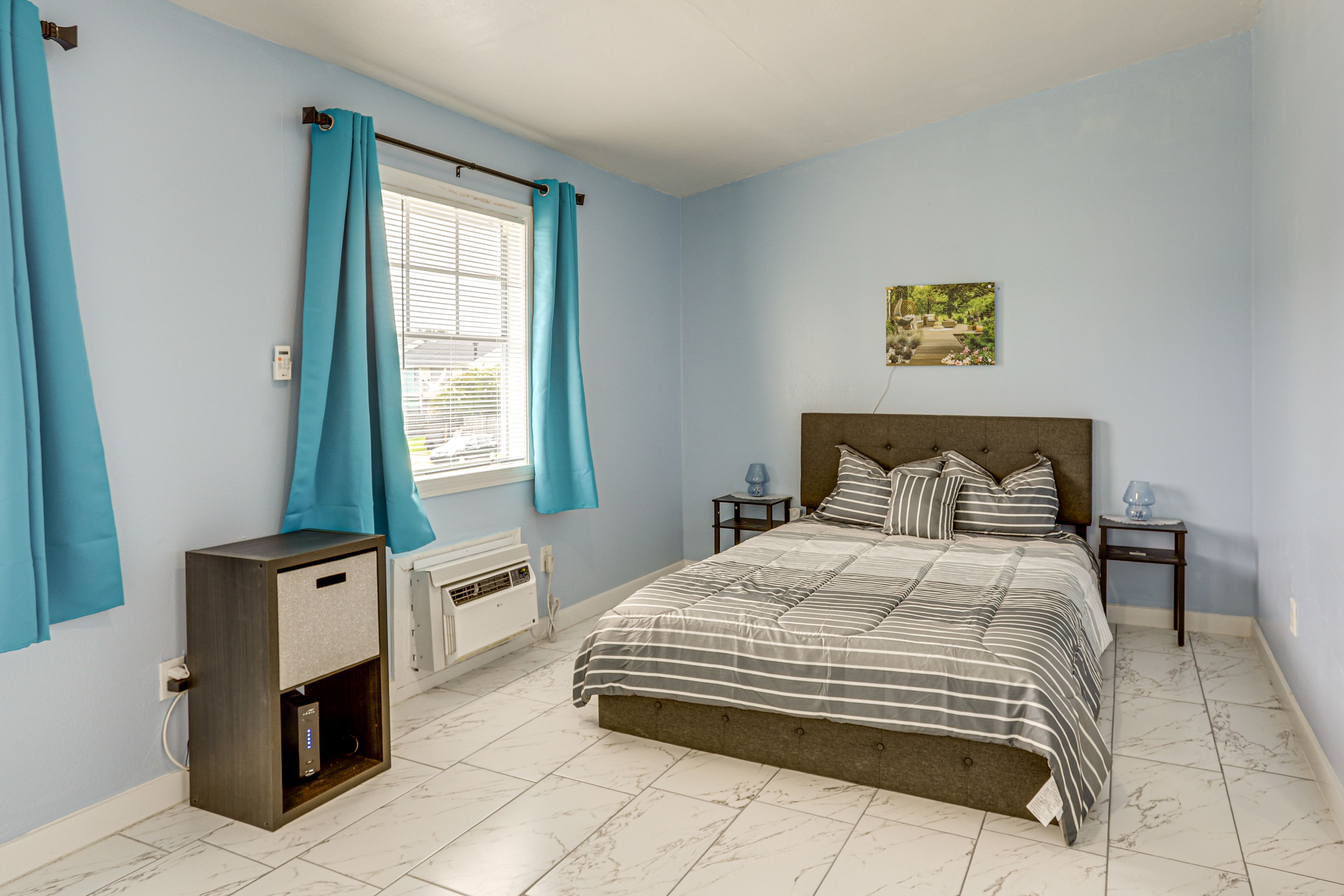 Bedroom 2 | 2nd Floor | Queen Bed