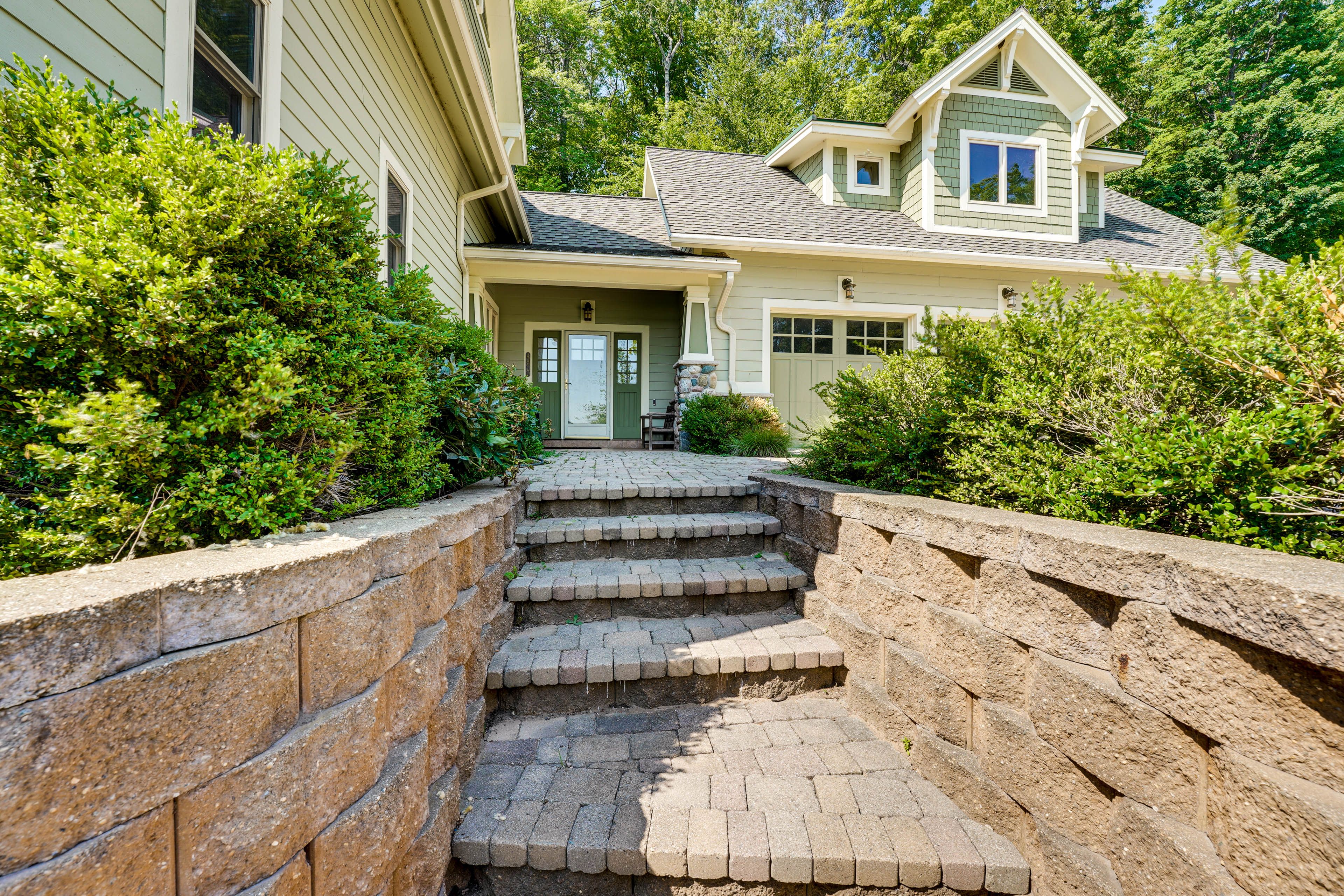 Garage Apartment Exterior