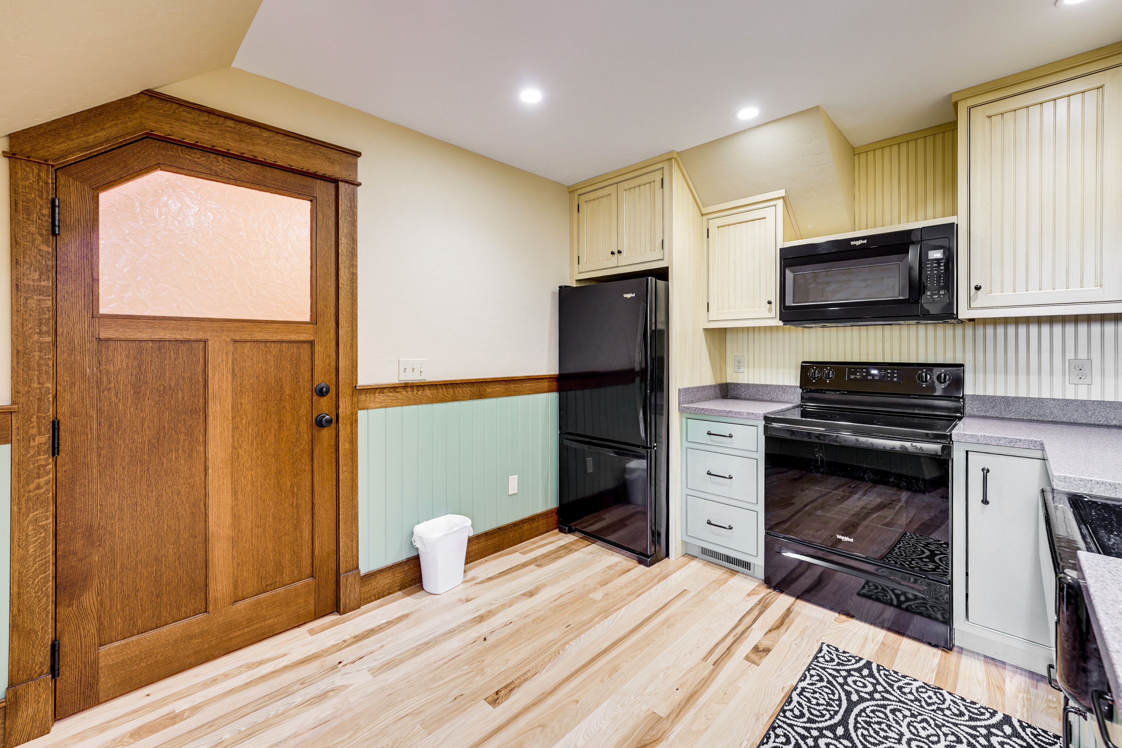 Garage Apartment | Full Kitchen | Stairs to Enter