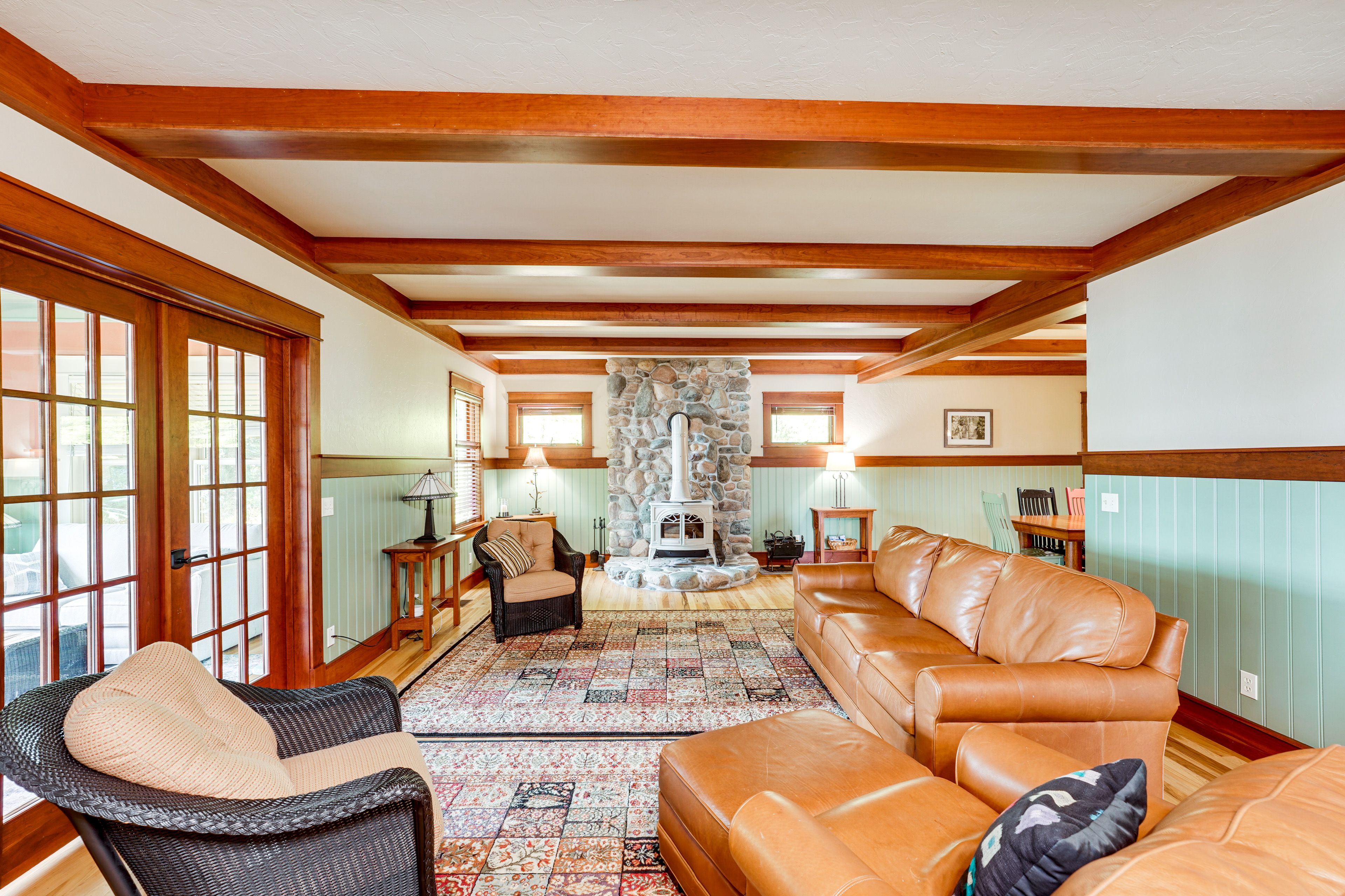 Free Soil Vacation Rental | 6BR | 6BA | 4,500 Sq Ft | 2 Steps to Enter