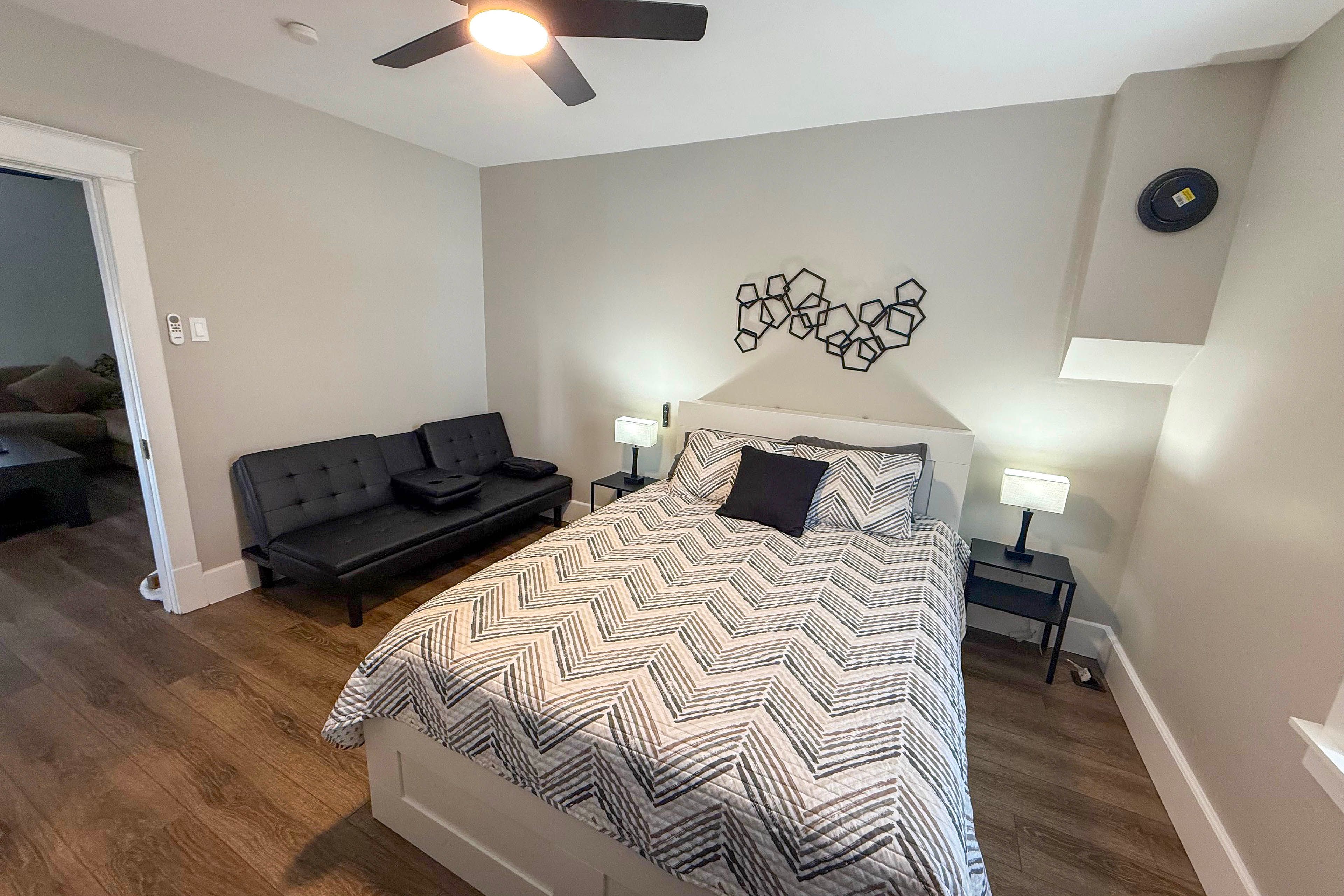 Bedroom 1 | King Bed