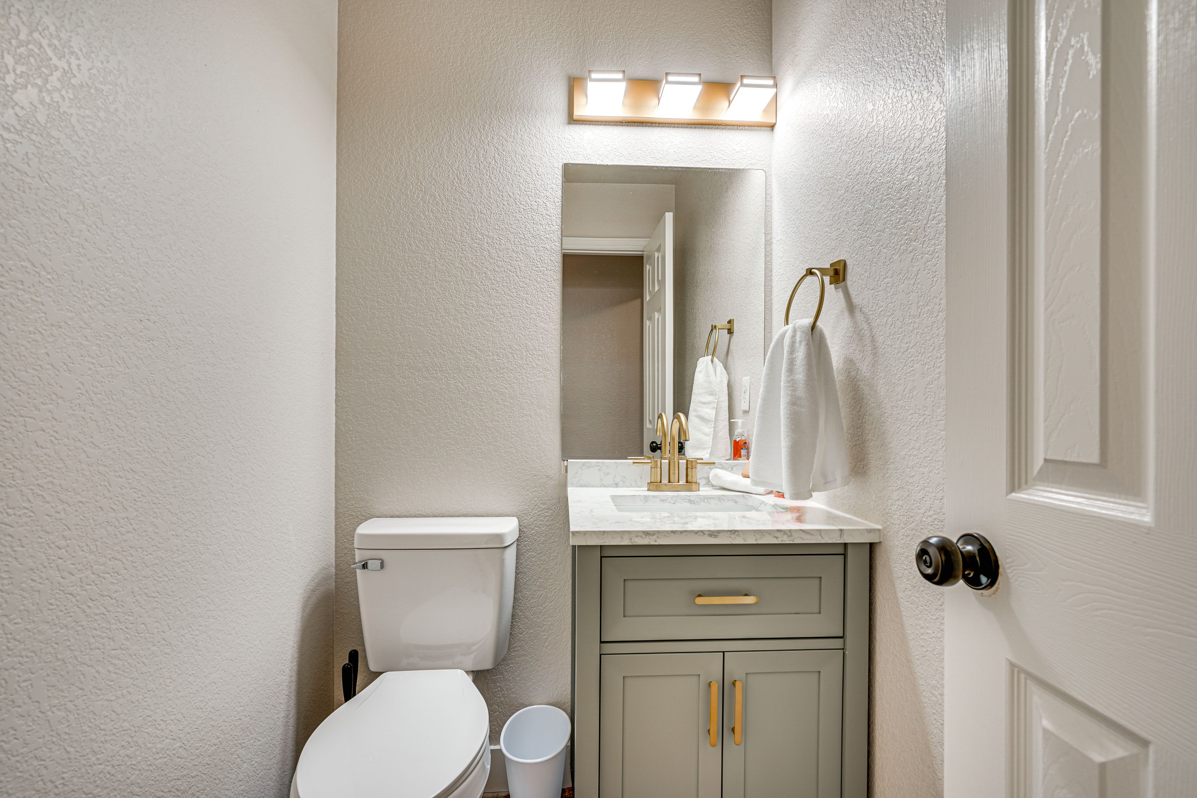 Half Bathroom | 1st Floor