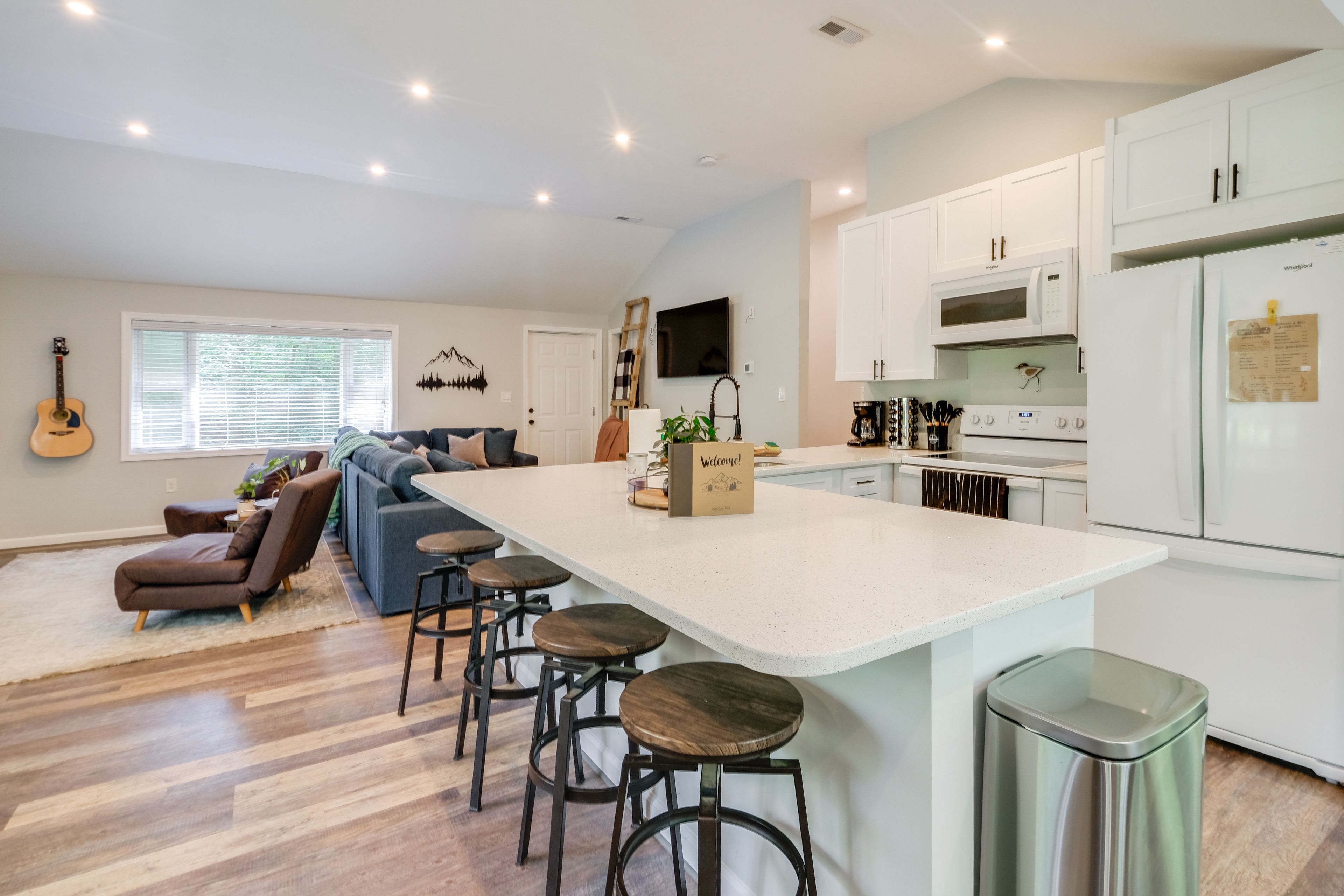 Kitchen | Main Level