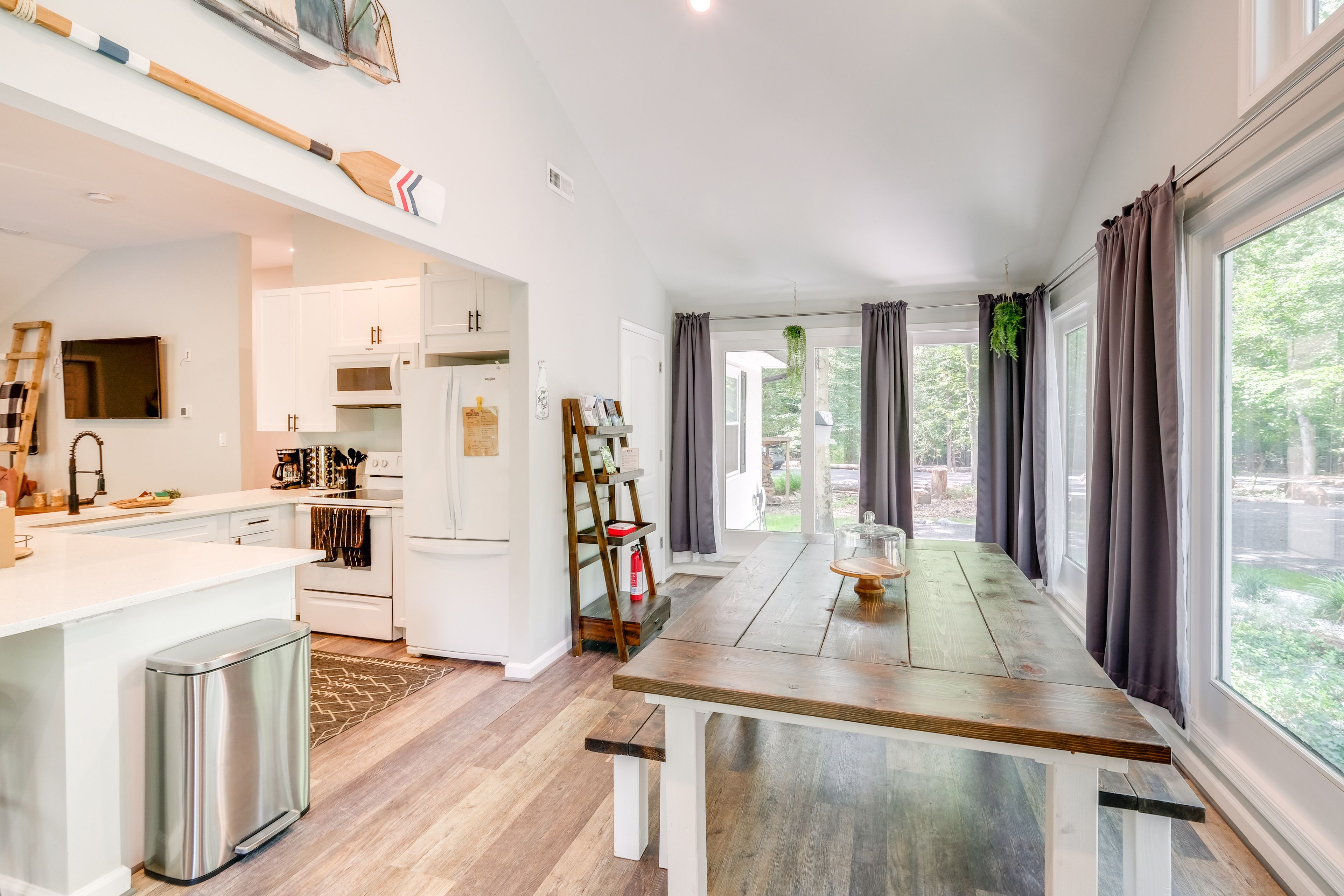 Dining Area | Main Level