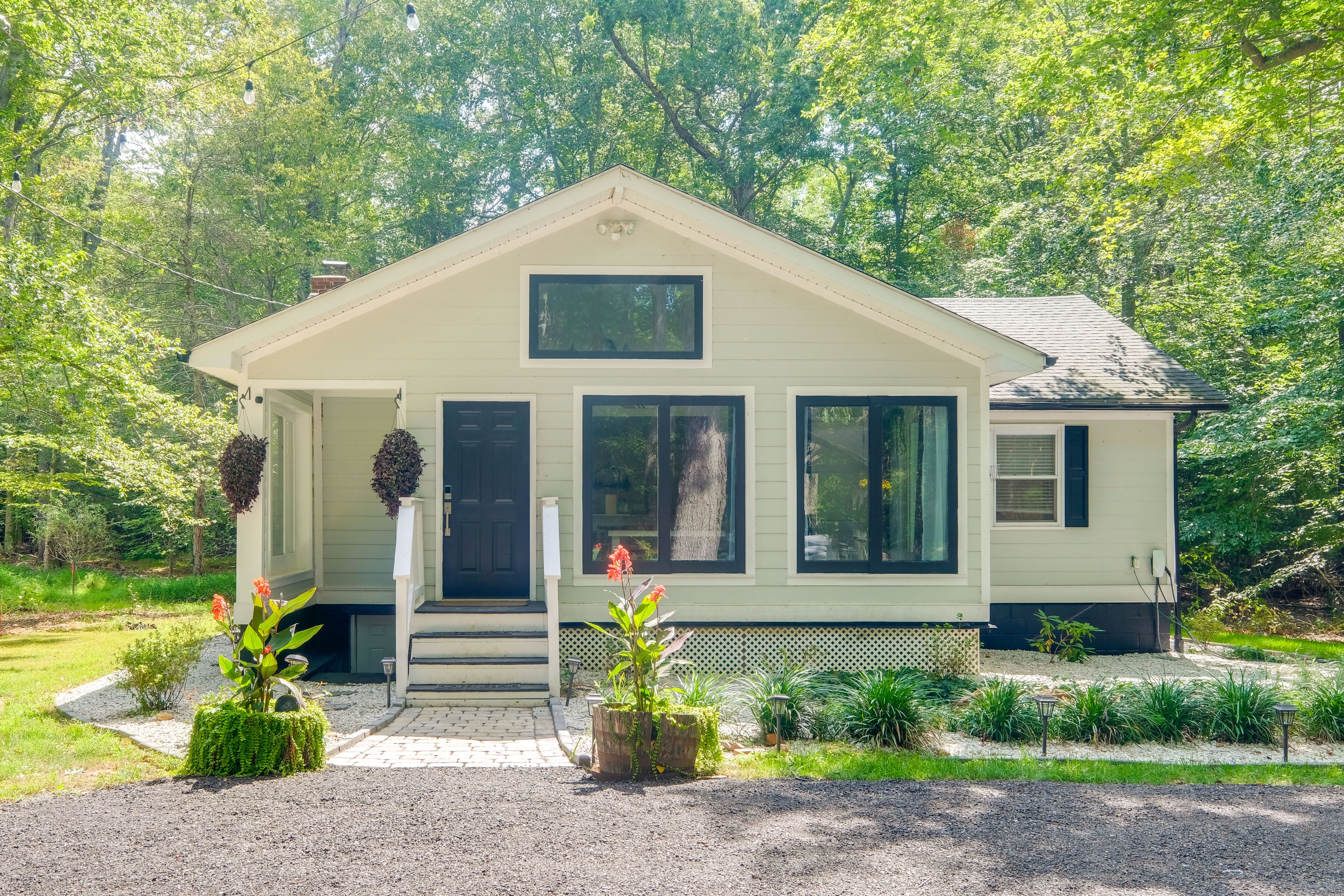 Driveway (6 Vehicles) | Tesla Charging Station | RVs/Bass Boats Allowed