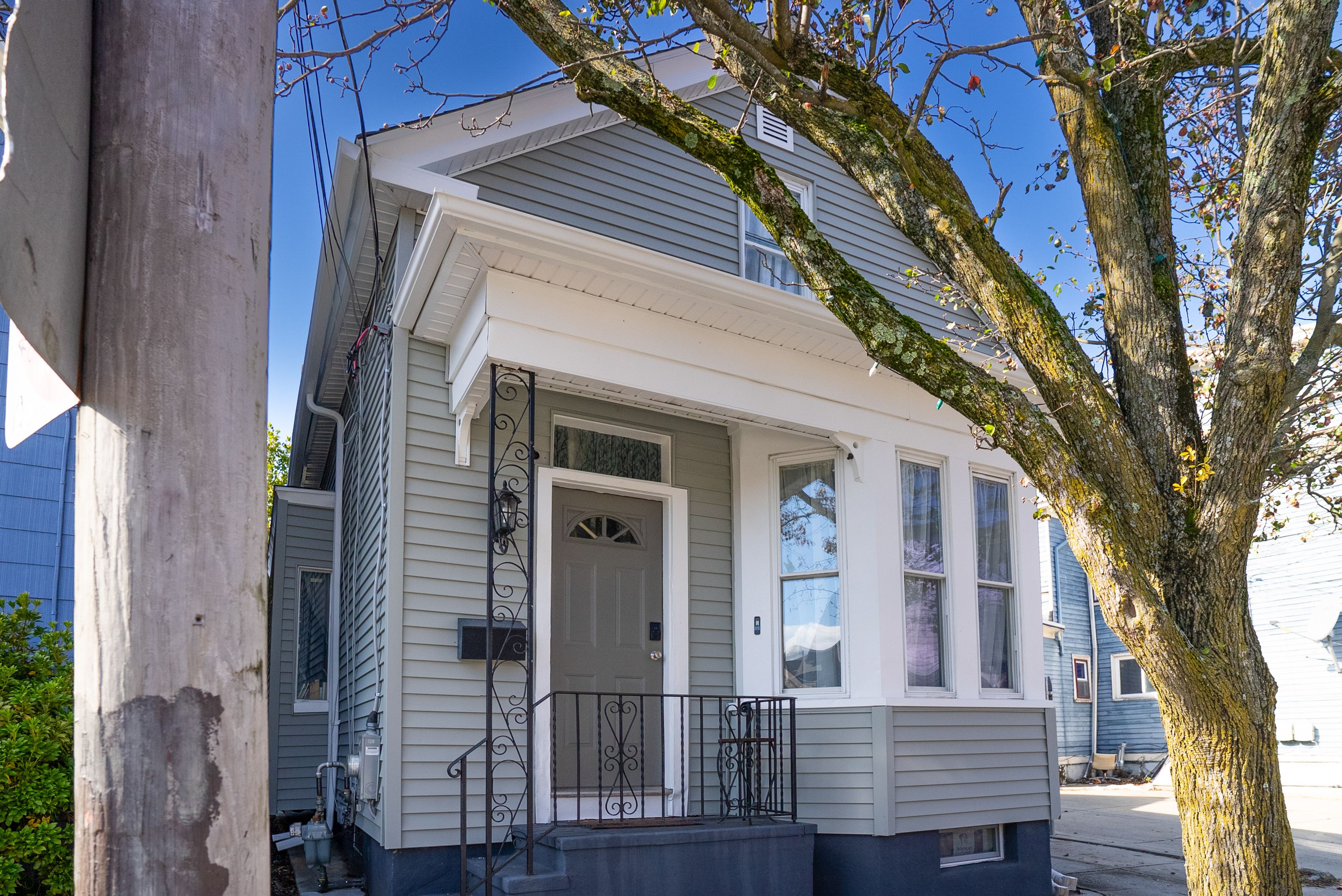 Exterior | Driveway (1 Vehicle) | Free Street Parking