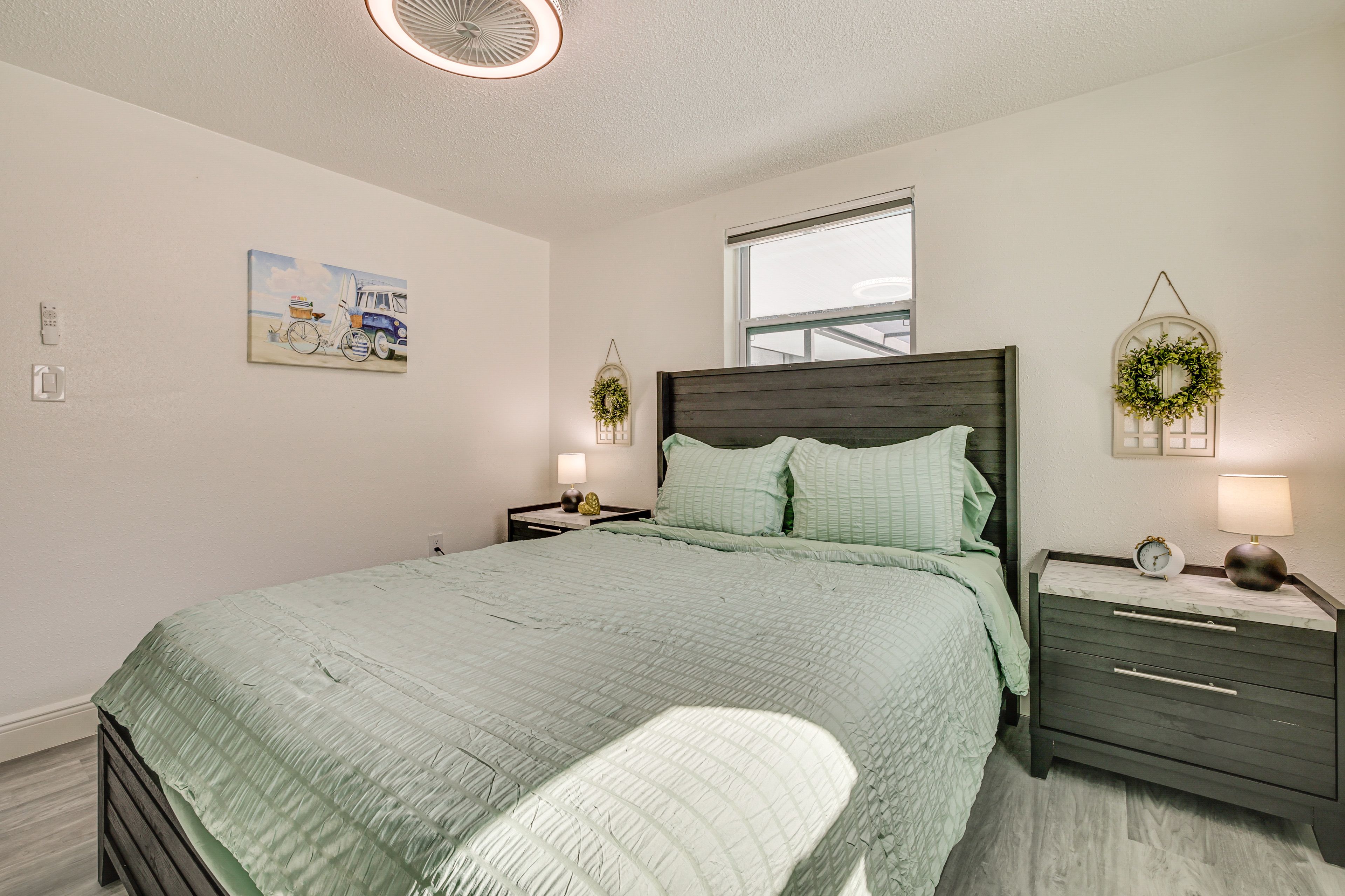 Bedroom 2 | Queen Bed | Smart TV