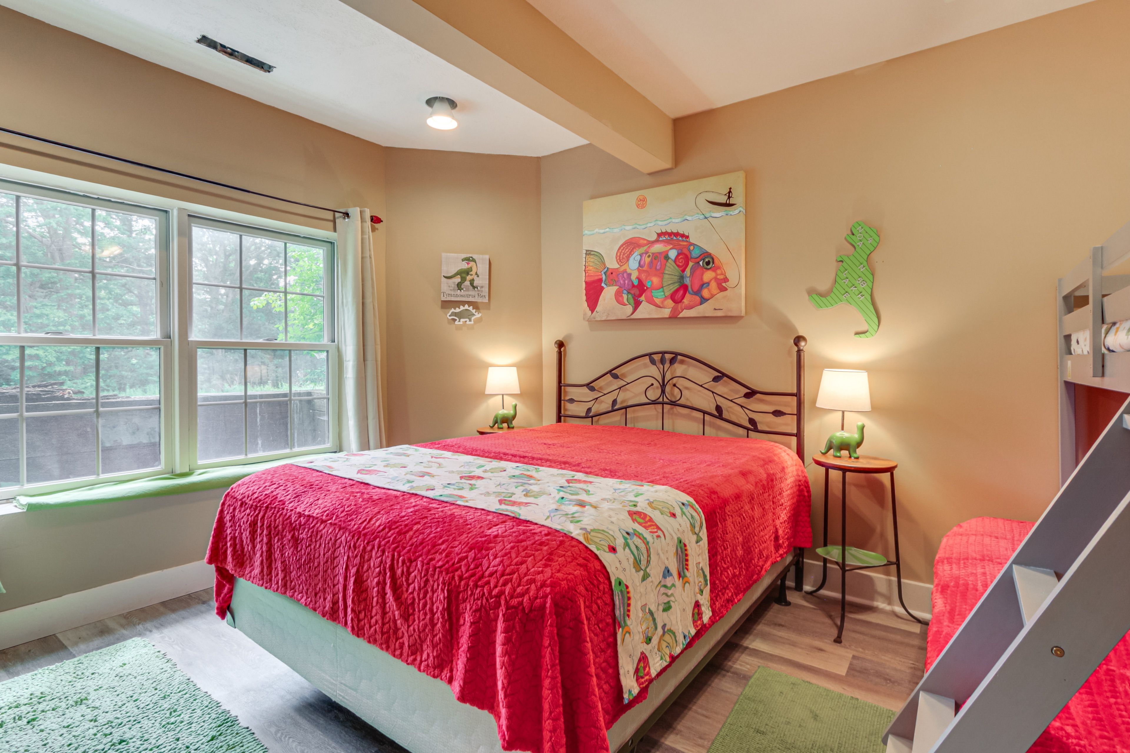 Bedroom 3 | Queen Bed | Twin/Full Bunk Bed | 1st Floor