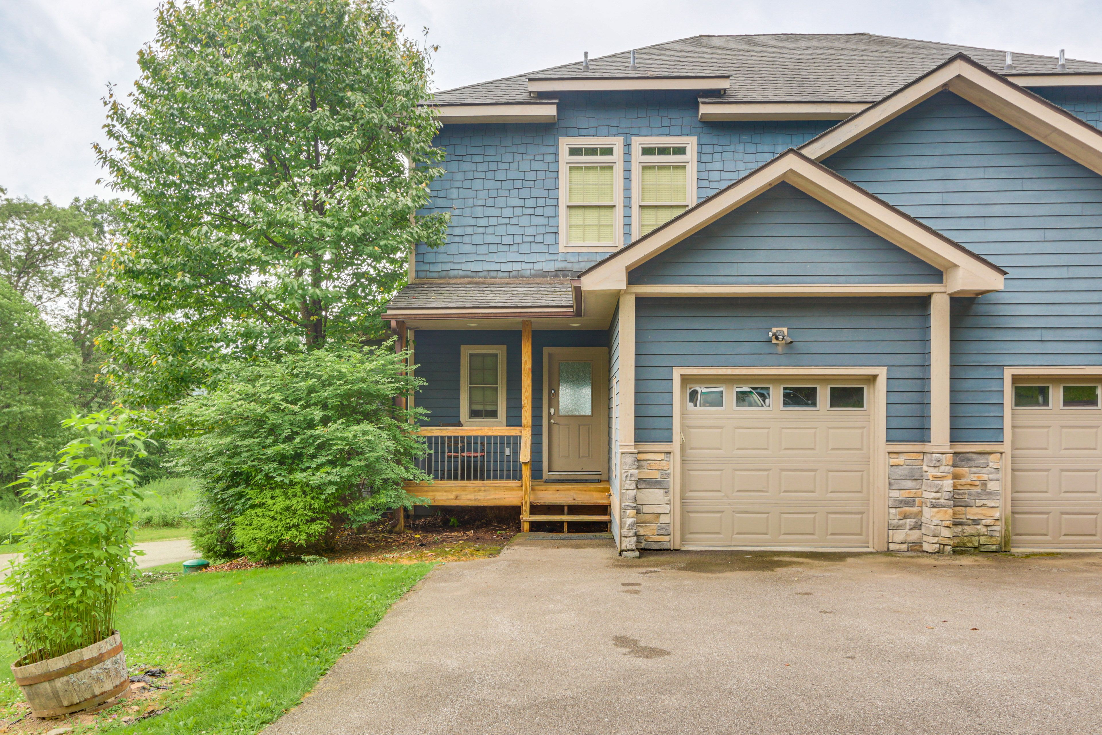 Parking | Garage (1 Vehicle) | Driveway (3 Vehicles)