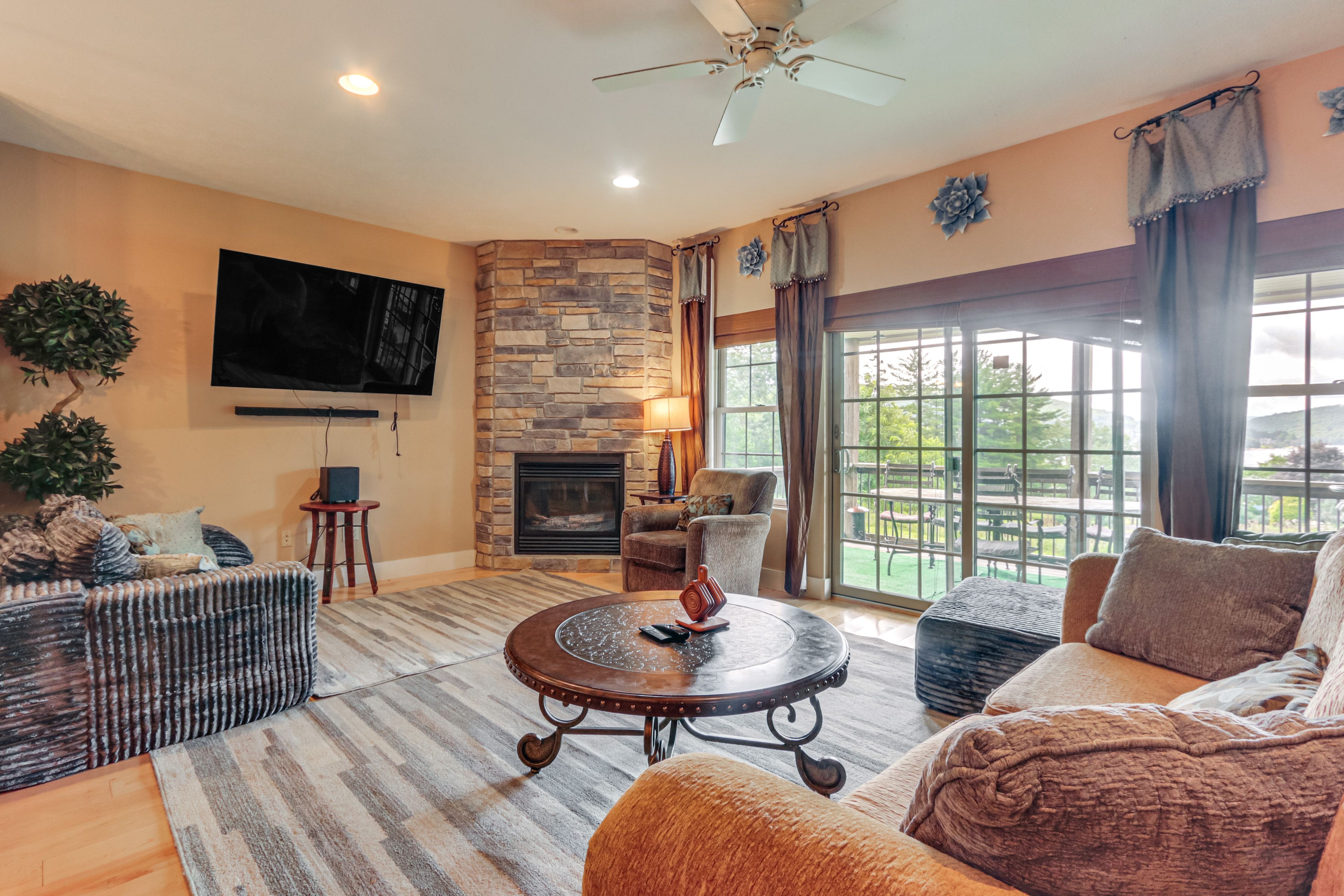 Living Room | Free WiFi