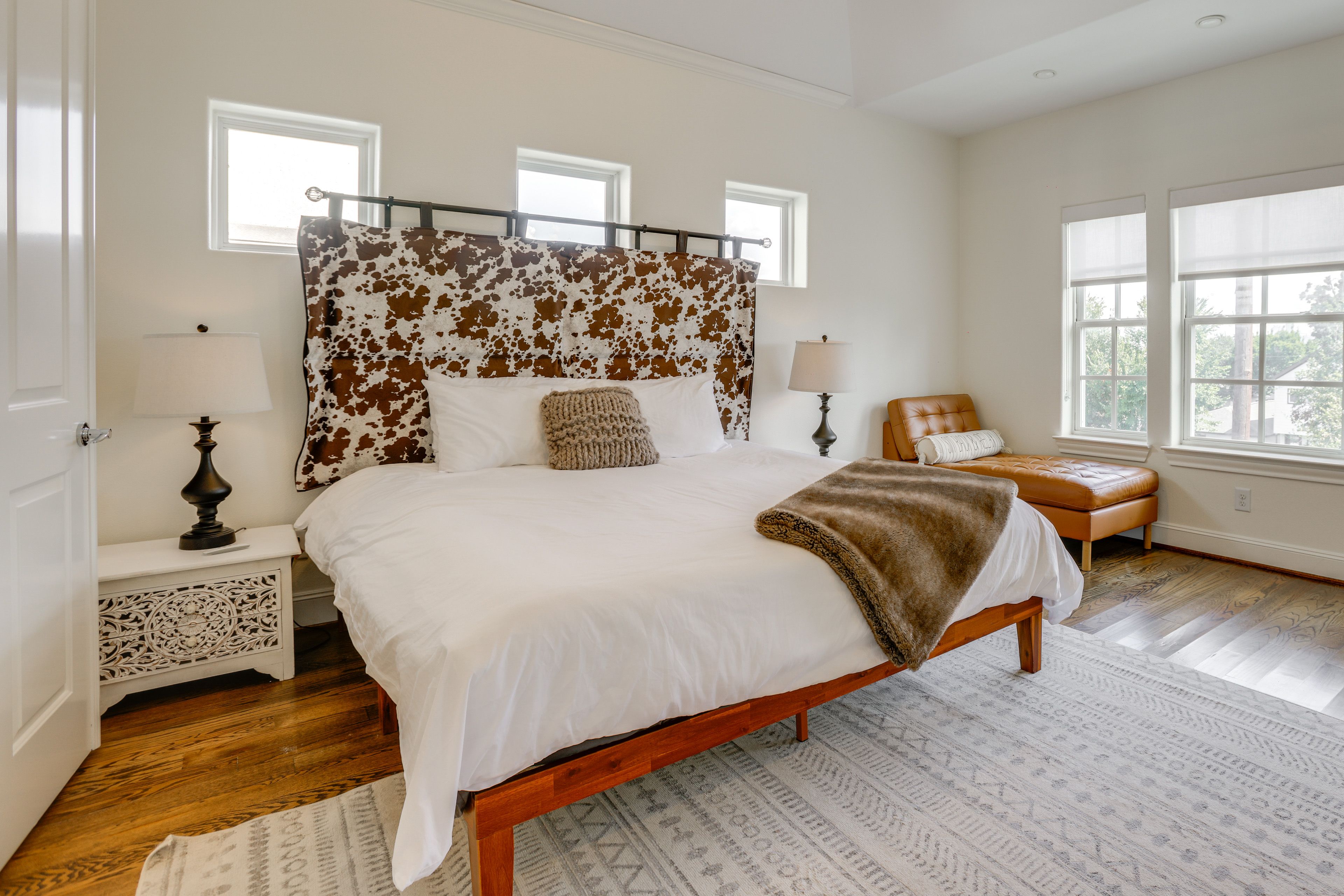 Bedroom 2 | 3rd Floor | King Bed | Smart TV