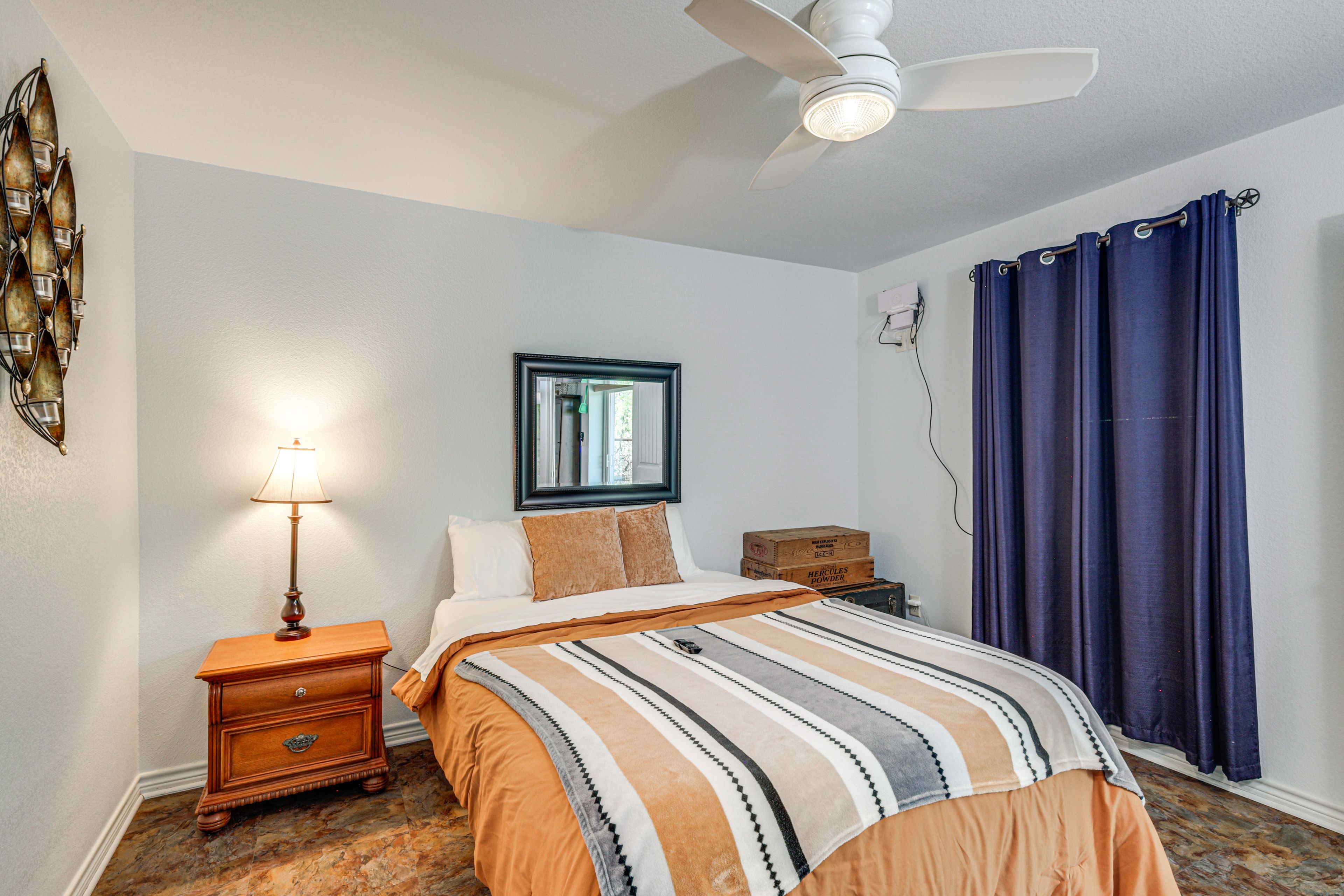 Bedroom 2 | Queen Bed | Smart TV