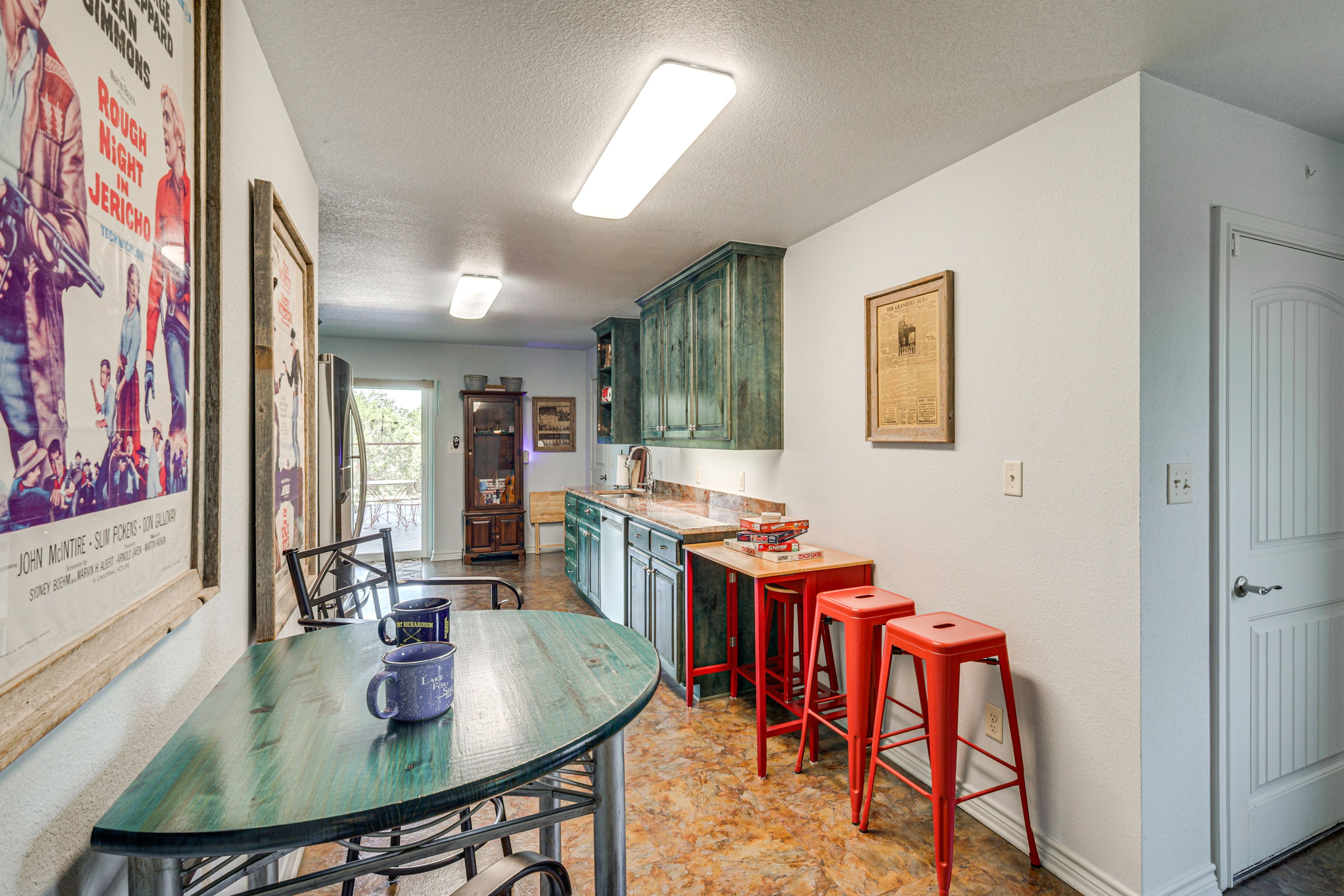 Dining Area | Dishware/Flatware