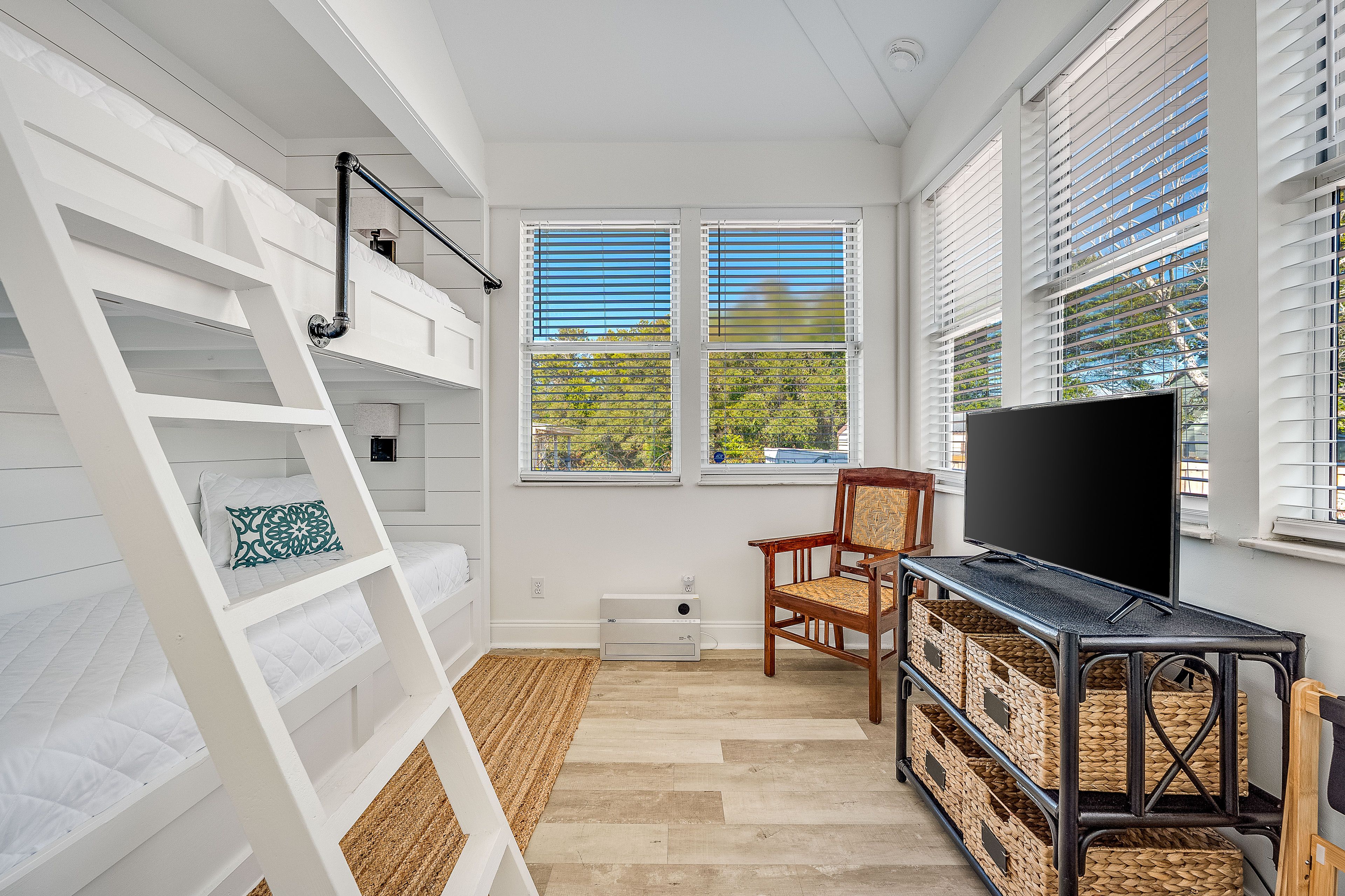 Bedroom 3 | Twin XL Bunk Bed