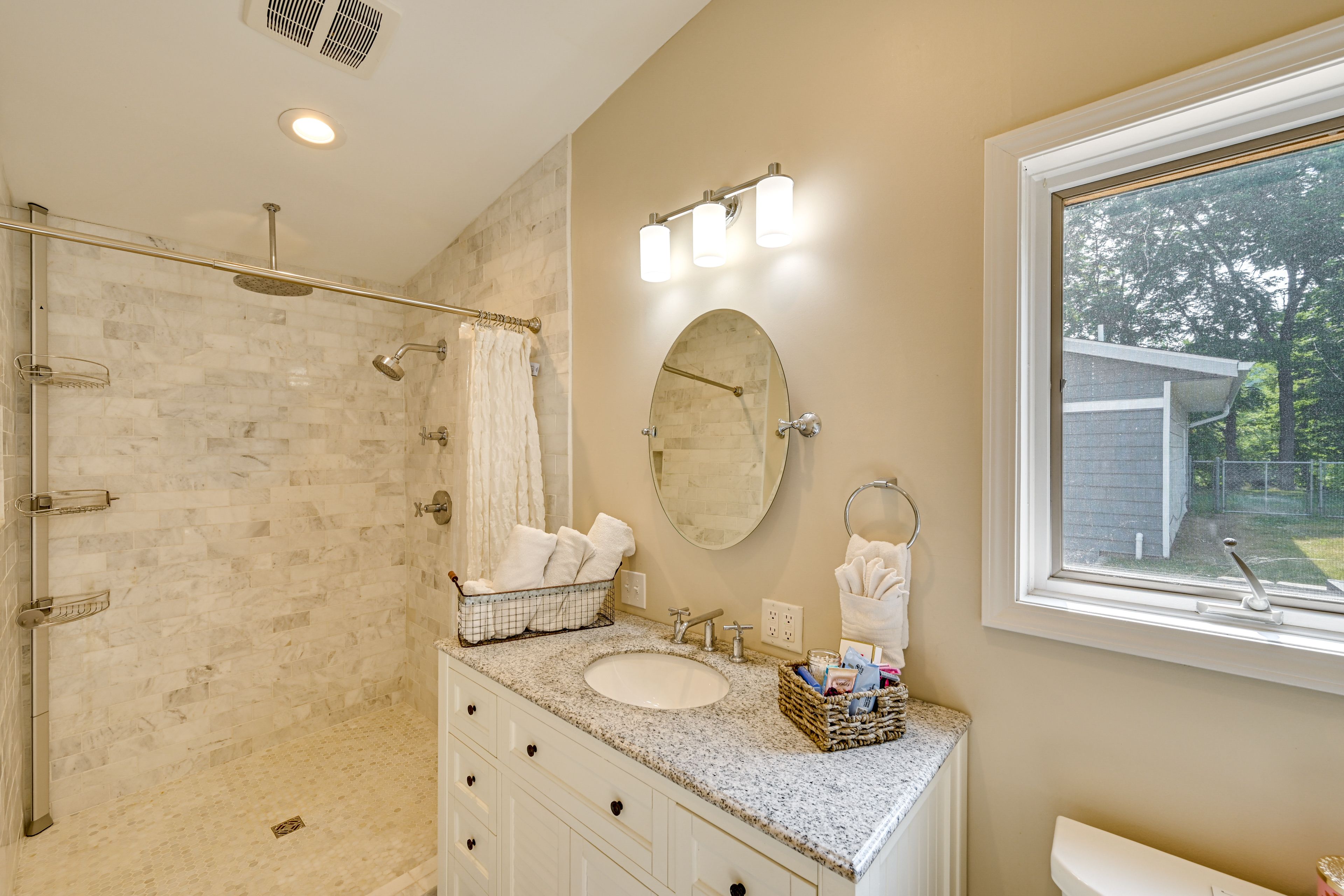 Bathroom | Towels Provided