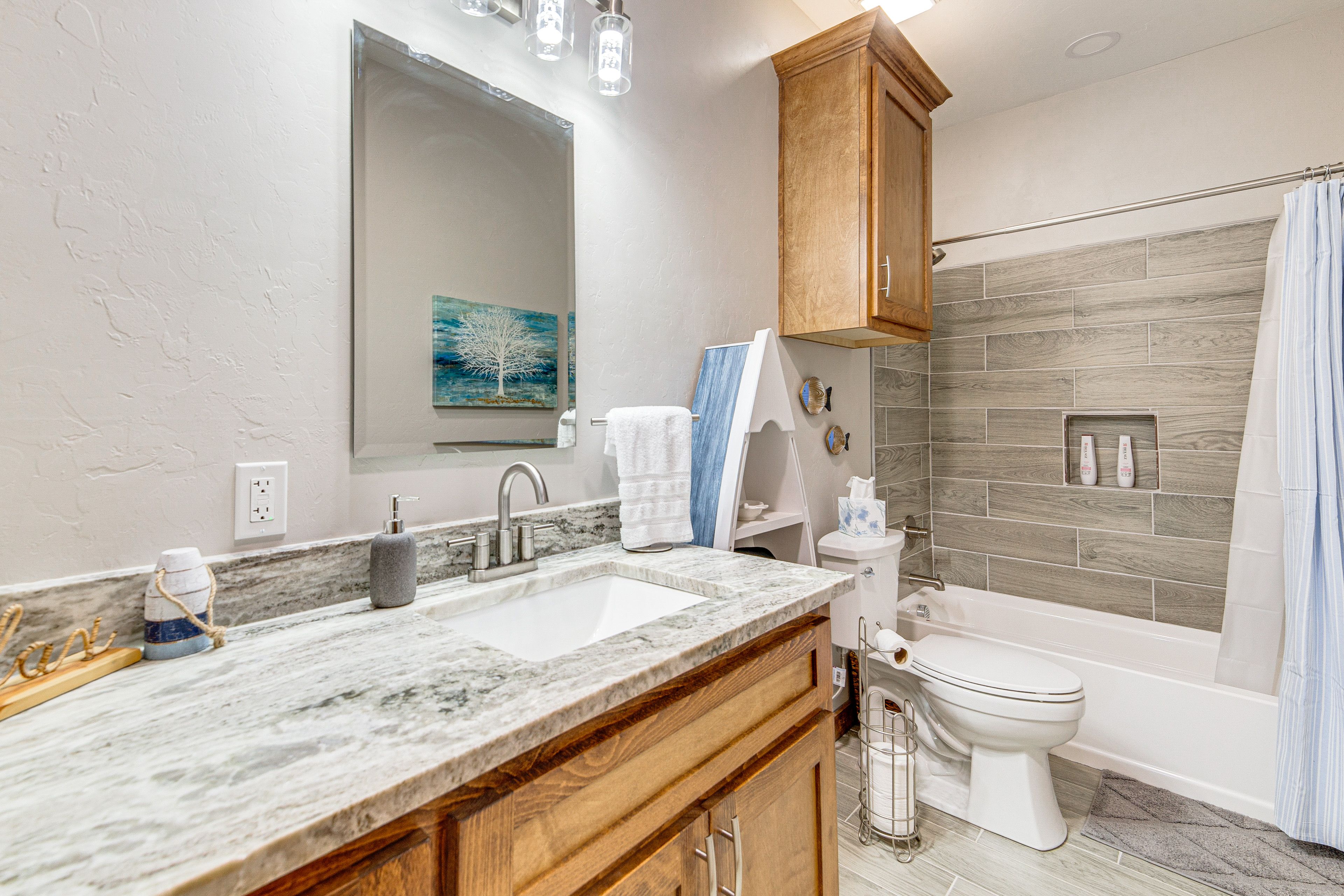 Full Bathroom