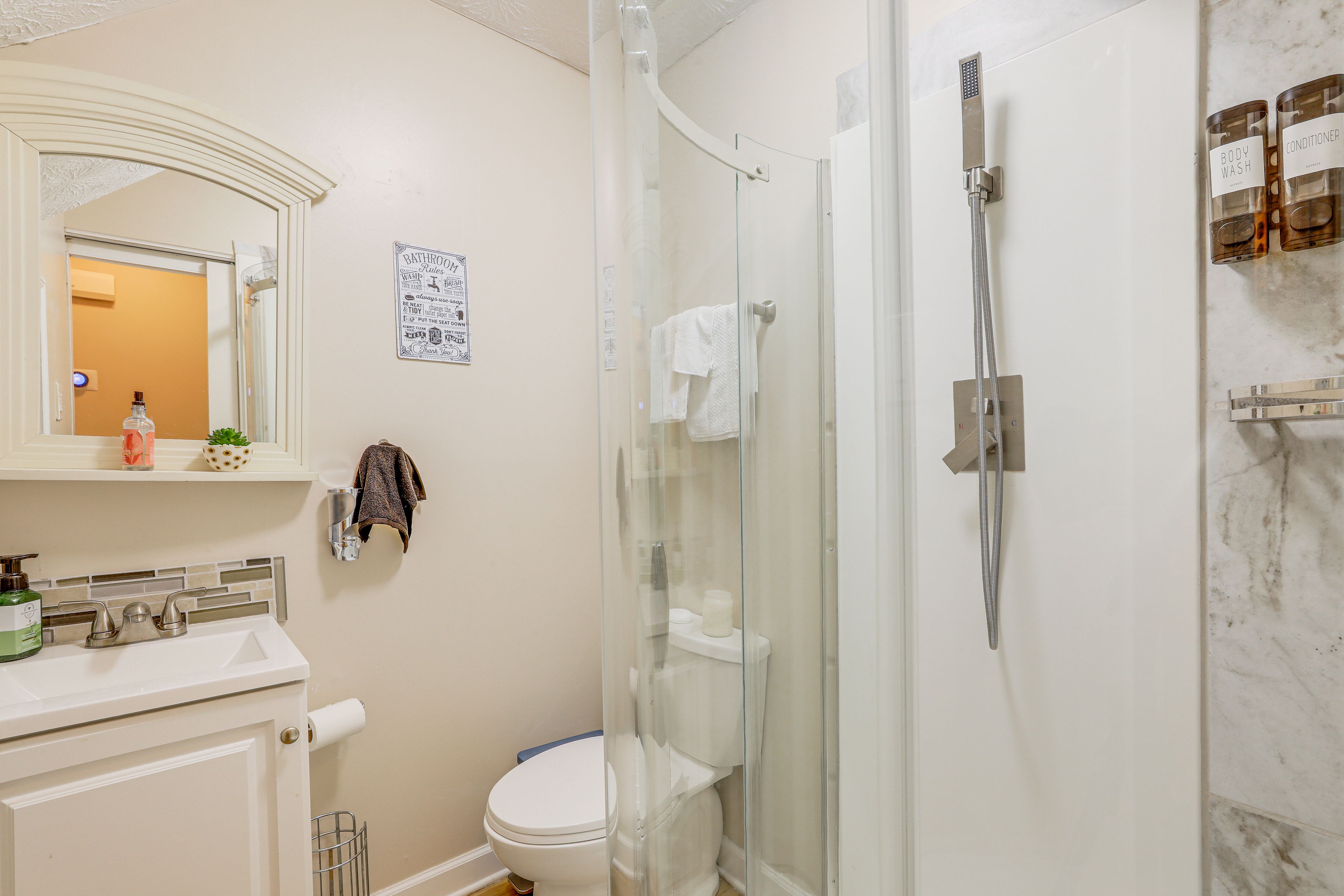 Bathroom | 1st Floor