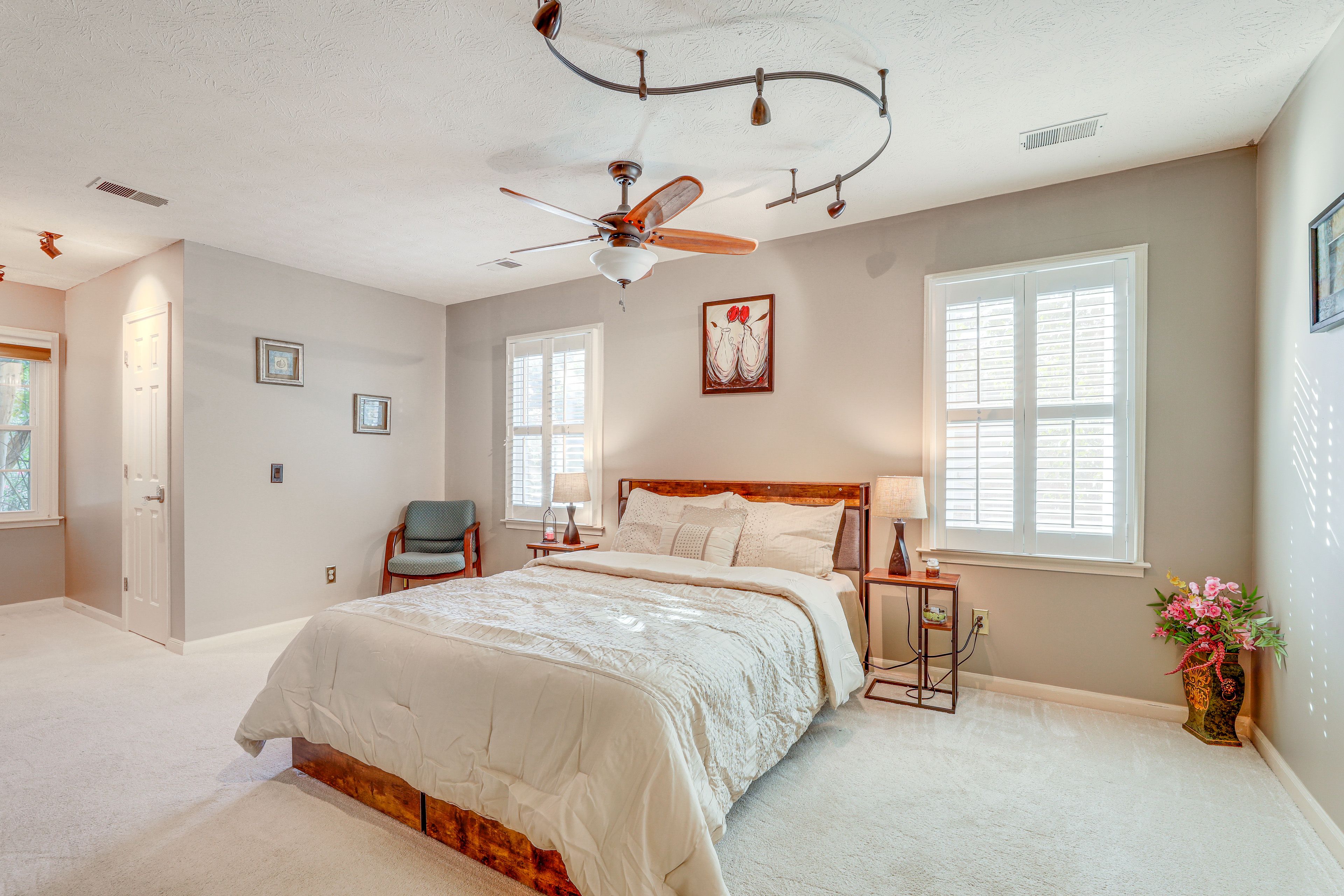 Bedroom 1 | Queen Bed | 2nd Floor